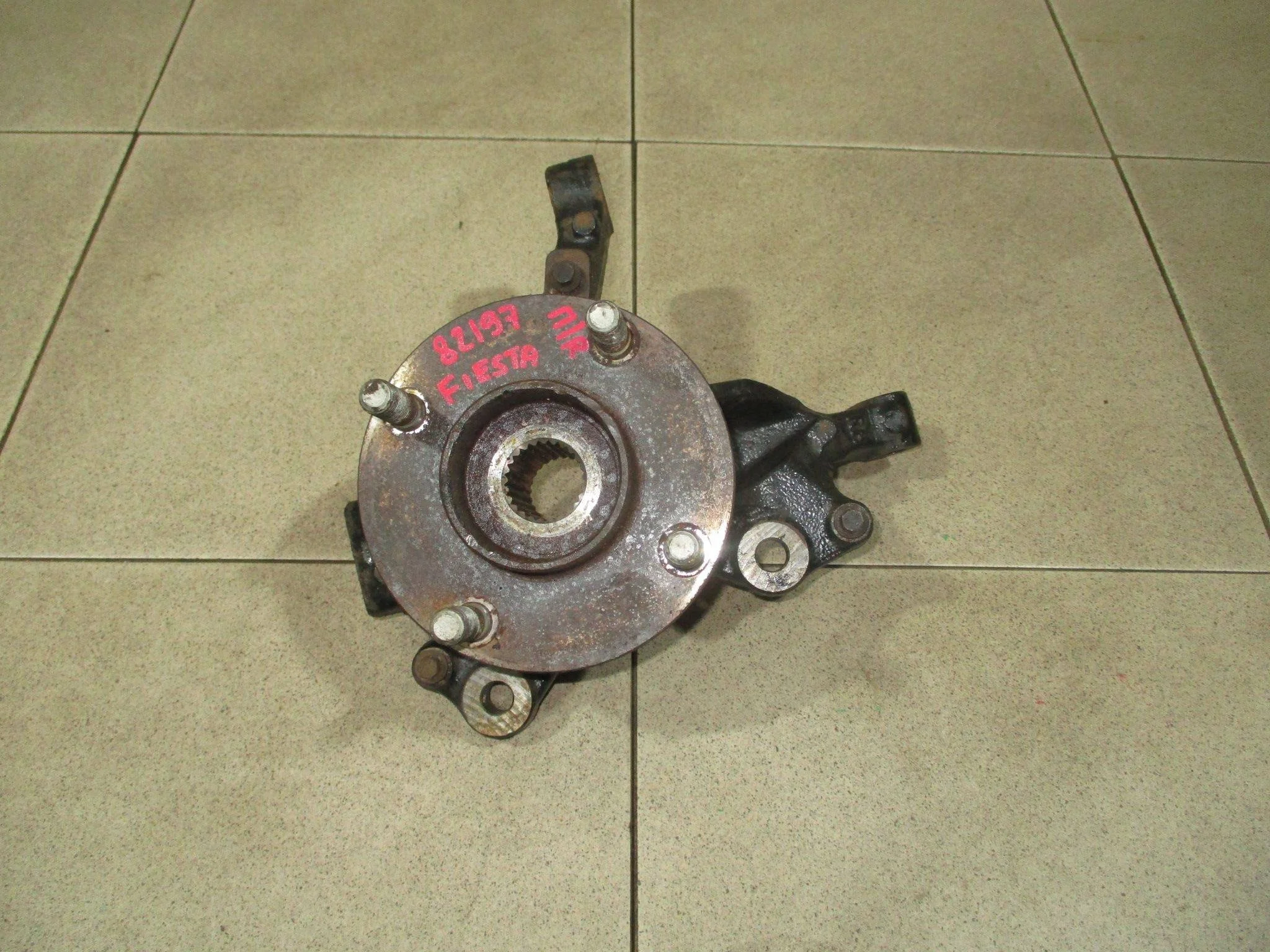 кулак поворотный Ford Fiesta VI 2008-2017