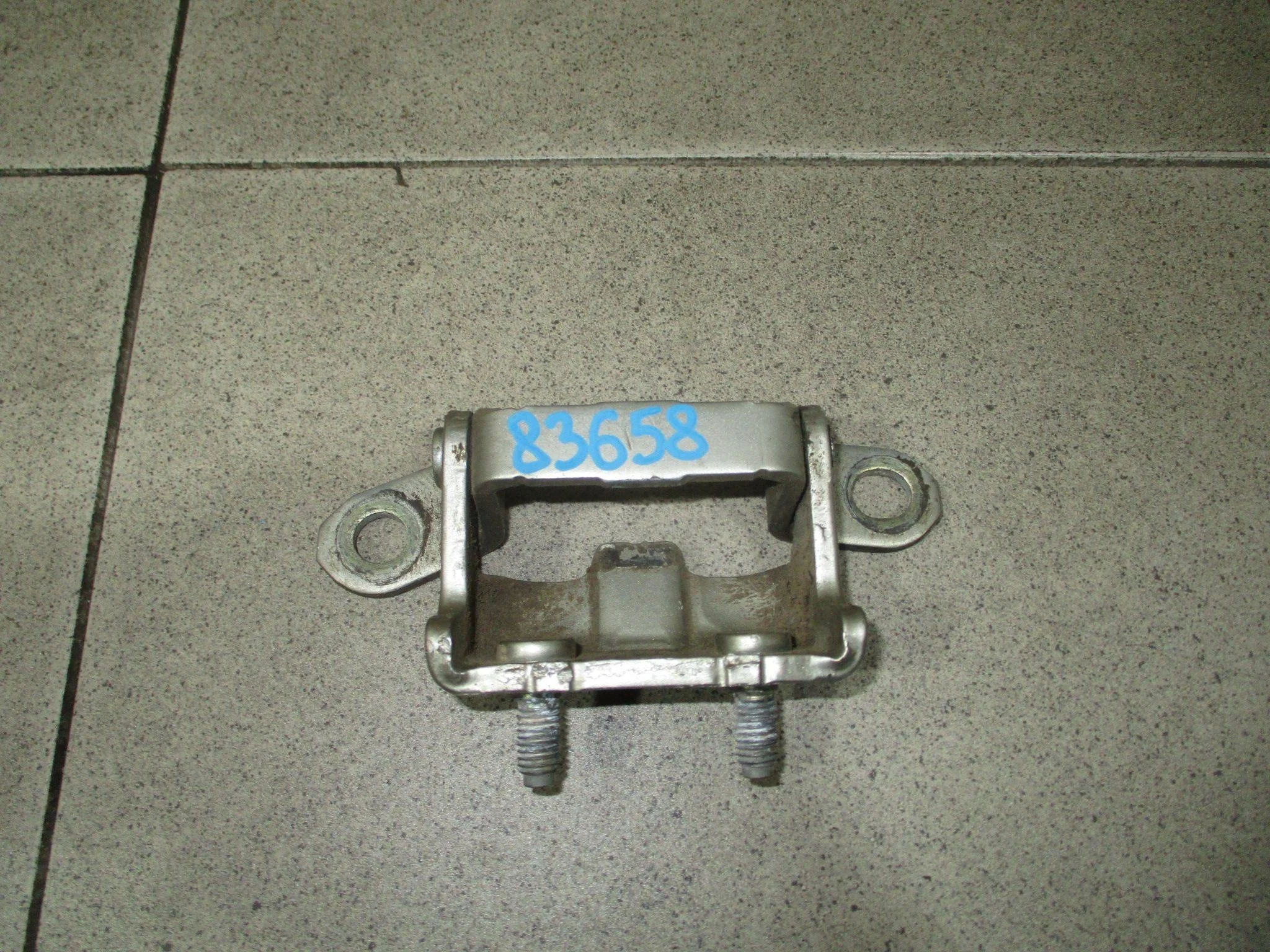 Петля двери задней левой верхняя Nissan Primera (P12) 2001-2008
