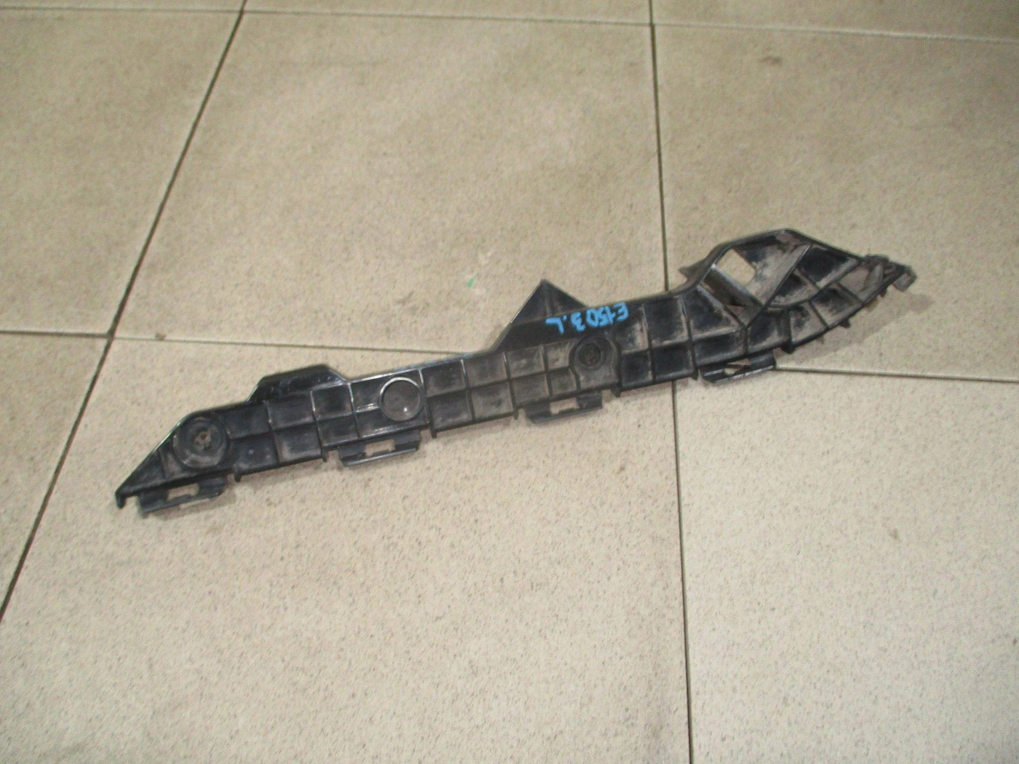 кронштейн заднего бампера Toyota Corolla (E150) 2006-2013