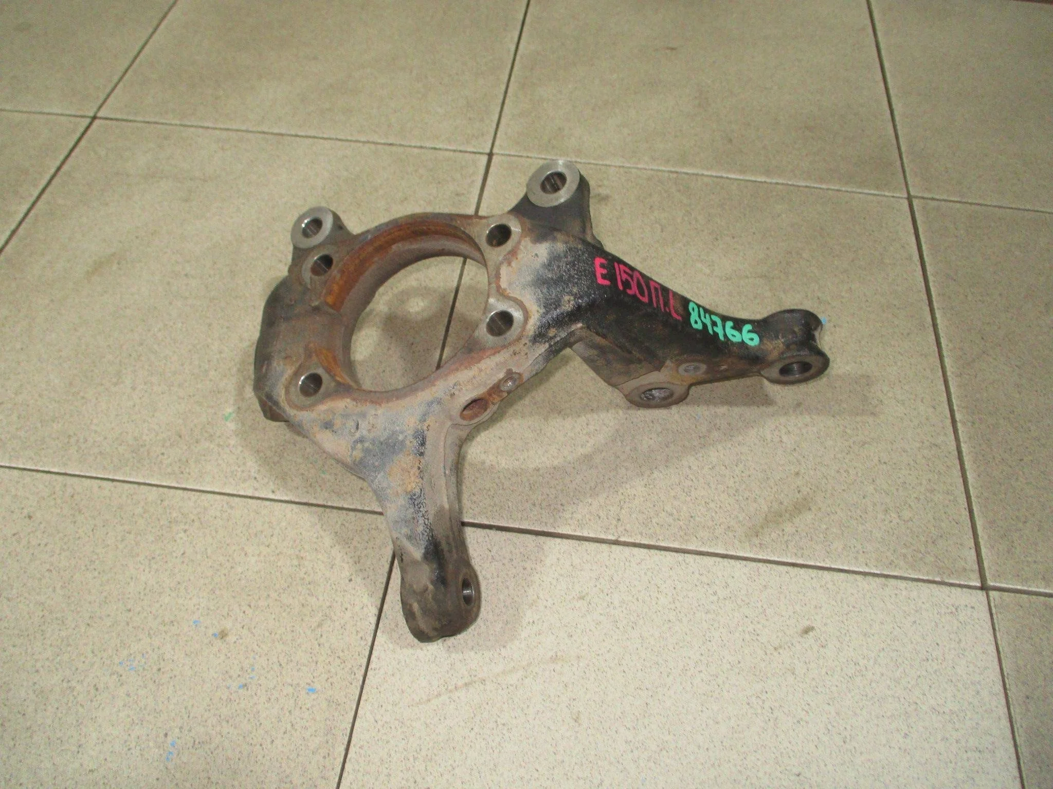 кулак поворотный Toyota Corolla (E150) 2006-2013