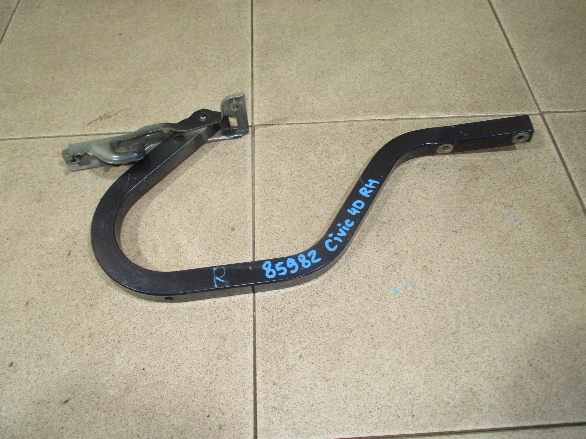 Петля крышки багажника Honda Civic 4D VIII 2006-2012