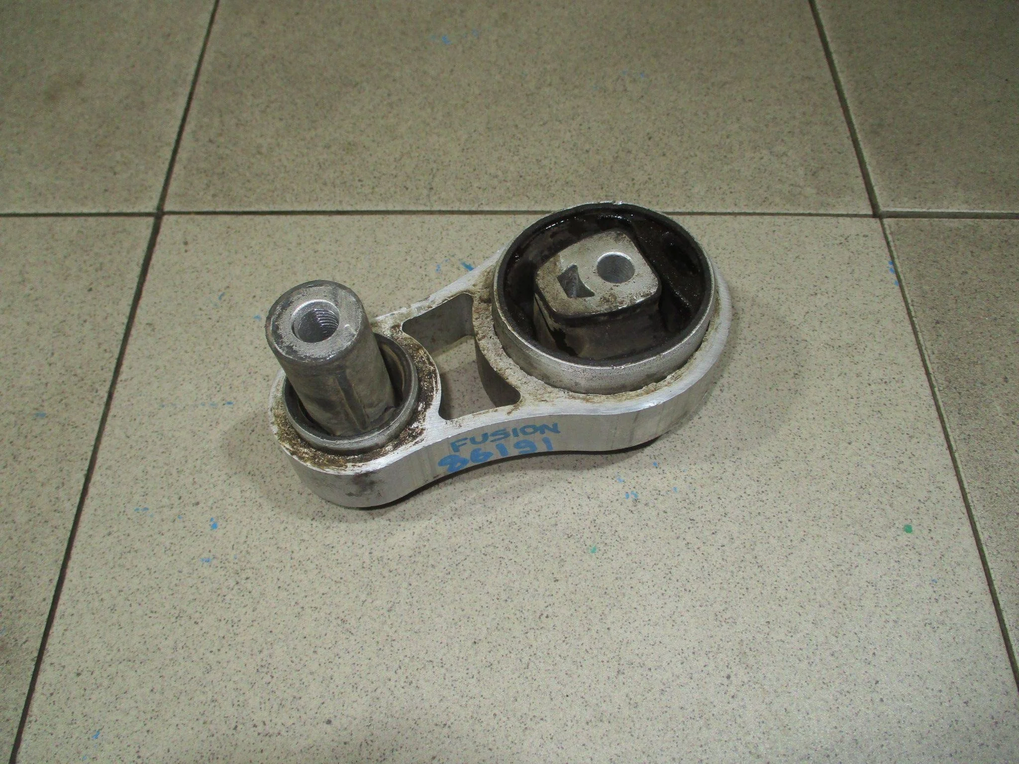 Опора КПП задняя Ford Fusion 2002-2012