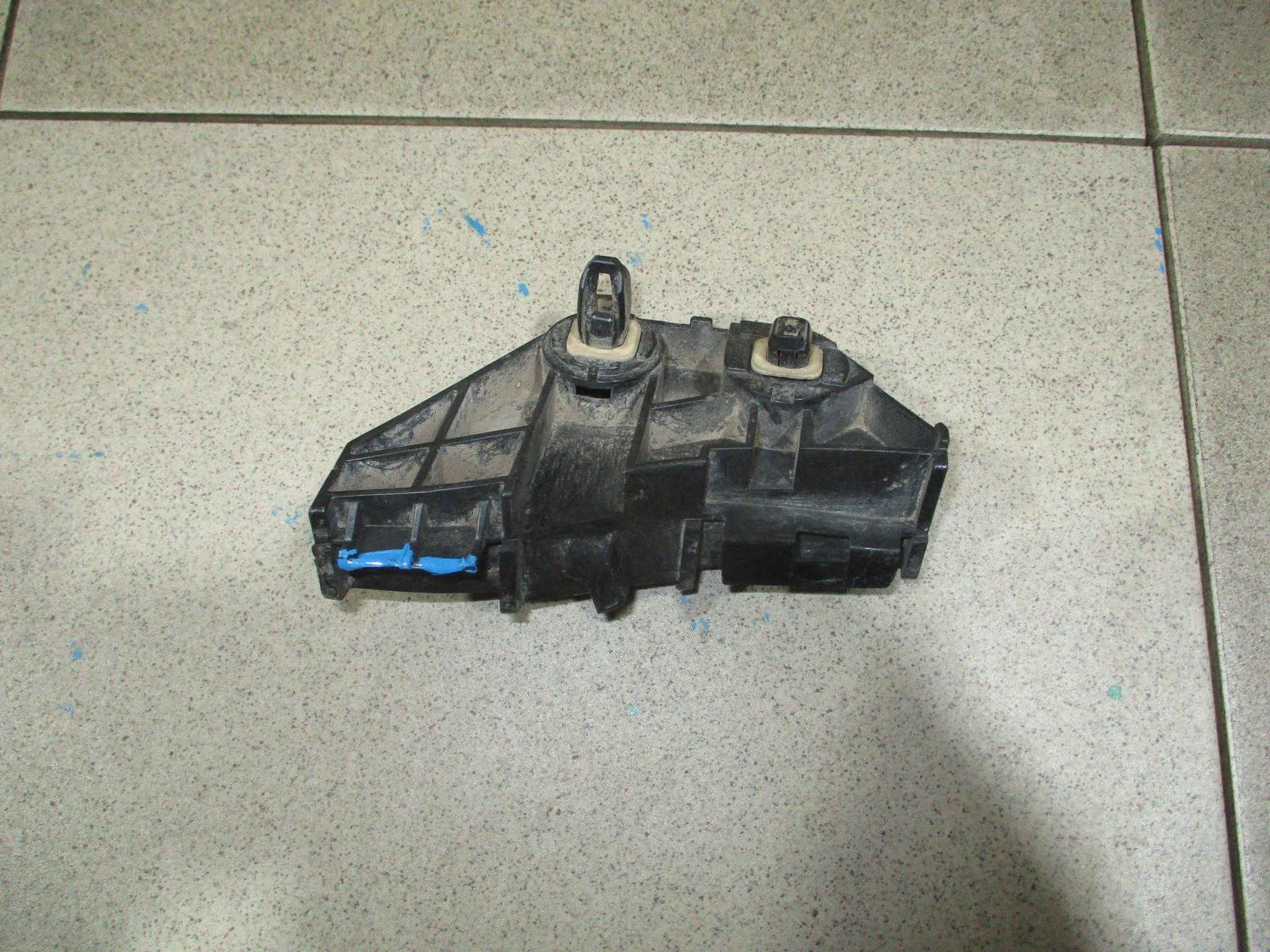 кронштейн заднего бампера Toyota Corolla (E150) 2006-2013