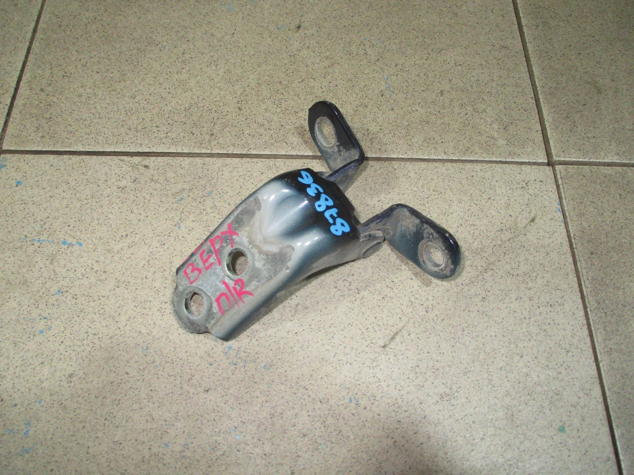 петля двери Hyundai Elantra (HD) 2006-2010