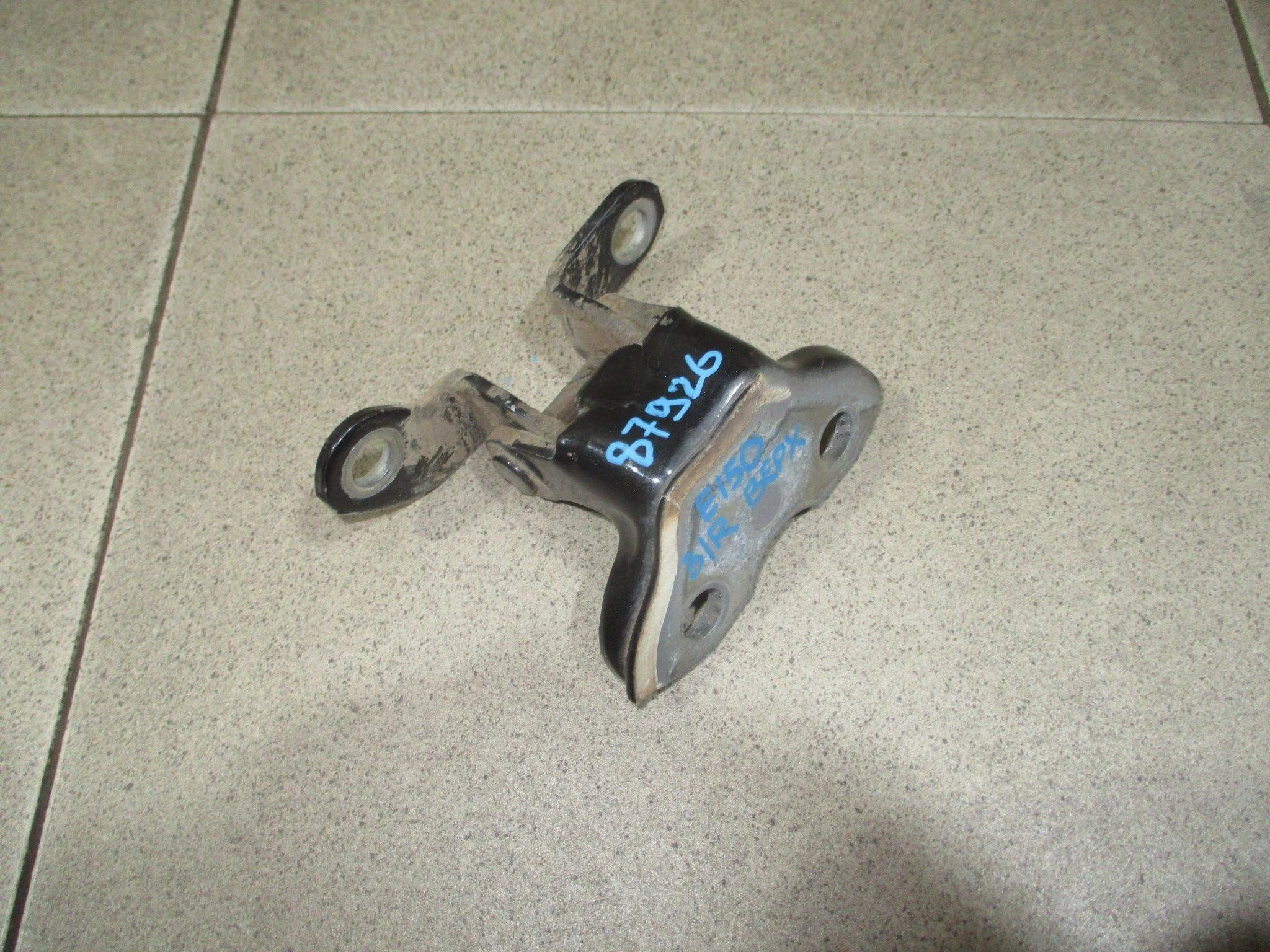 петля двери Toyota Corolla (E150) 2006-2013