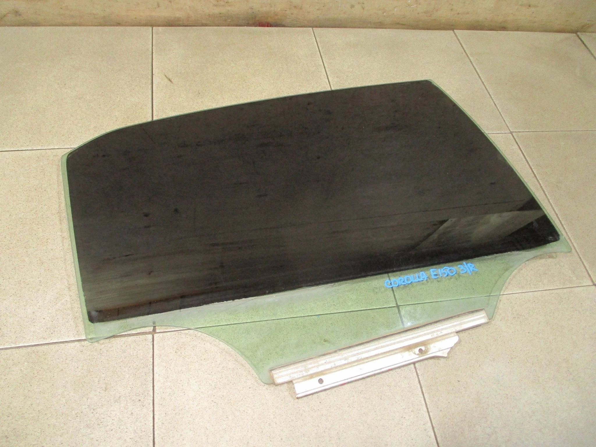 стекло двери Toyota Corolla (E150) 2006-2013