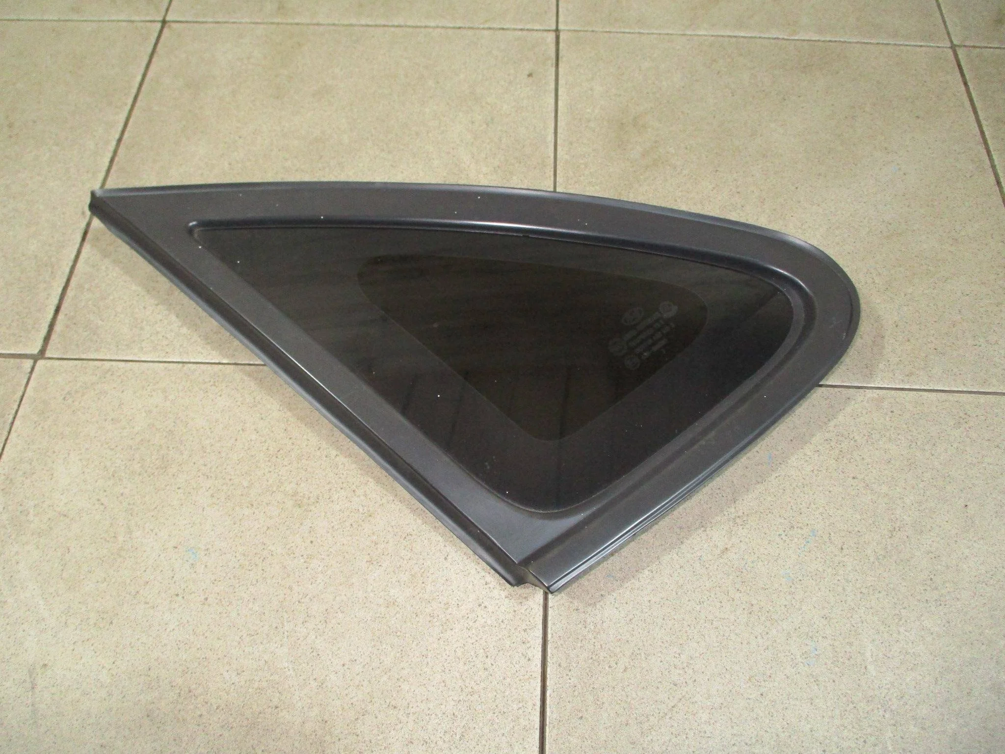 Стекло кузовное глухое левое Hyundai Elantra (HD) 2006-2010