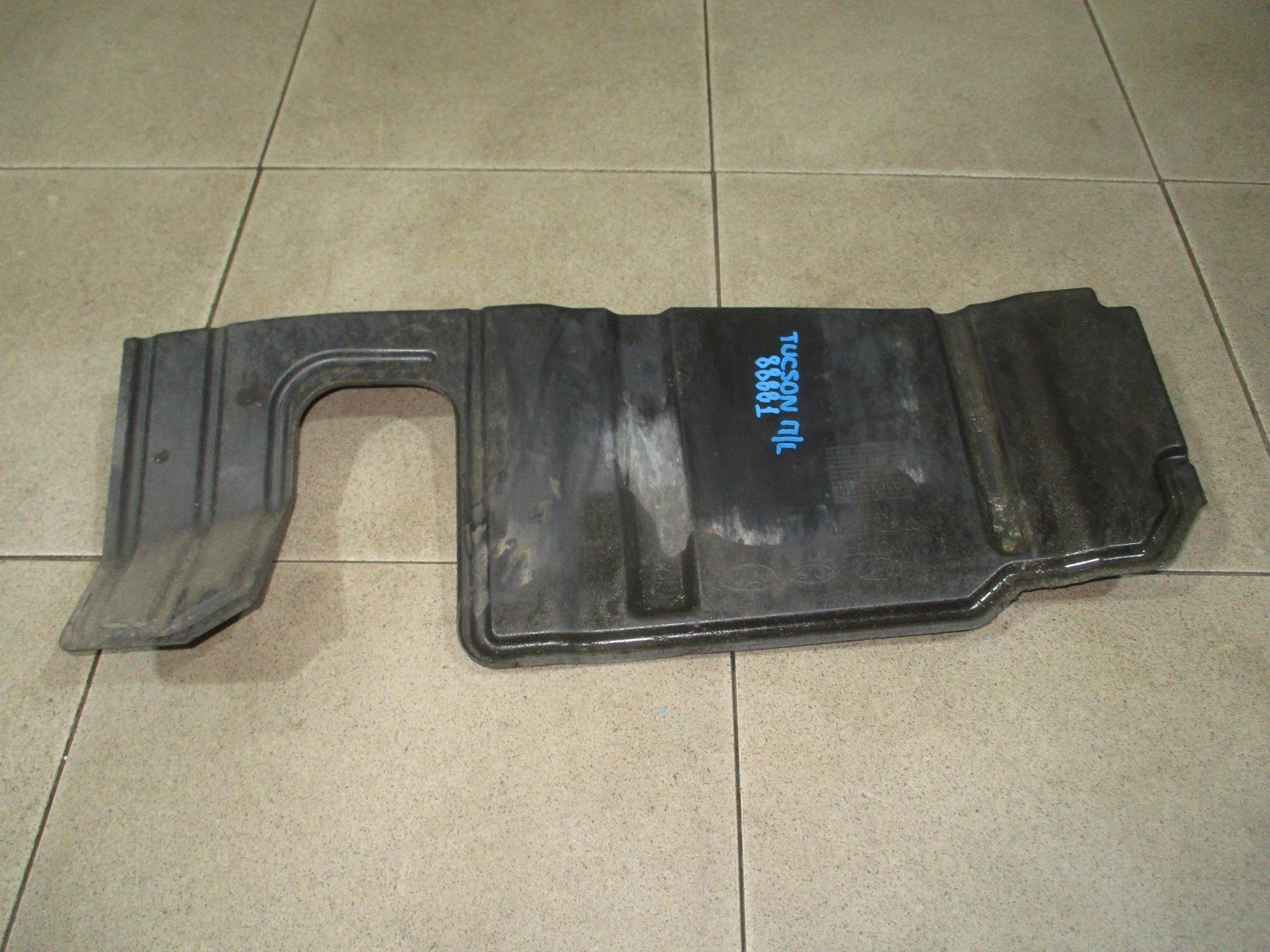 пыльник двигателя боковой Hyundai Tucson (JM) 2004-2009