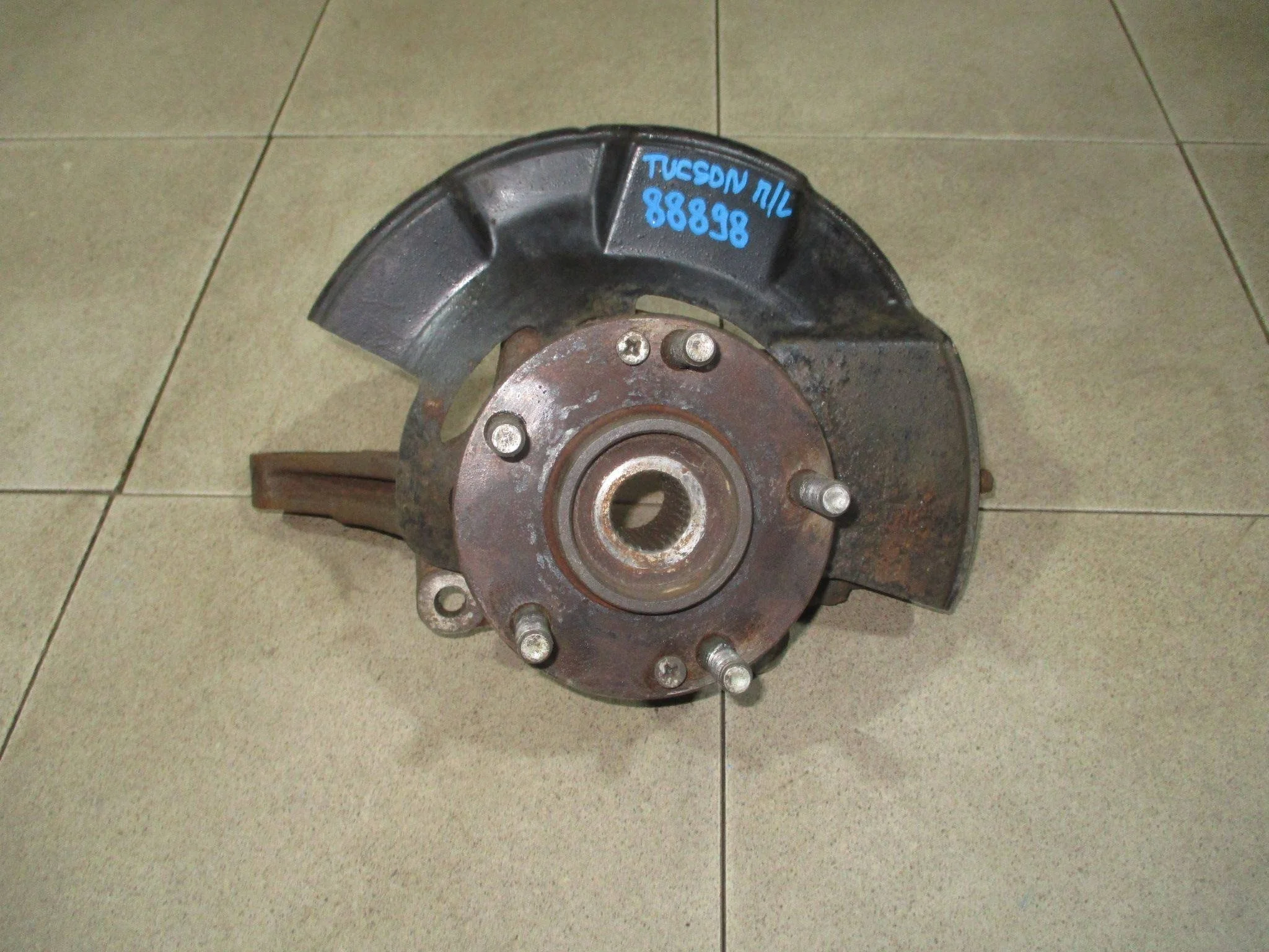 кулак поворотный Hyundai Tucson (JM) 2004-2009