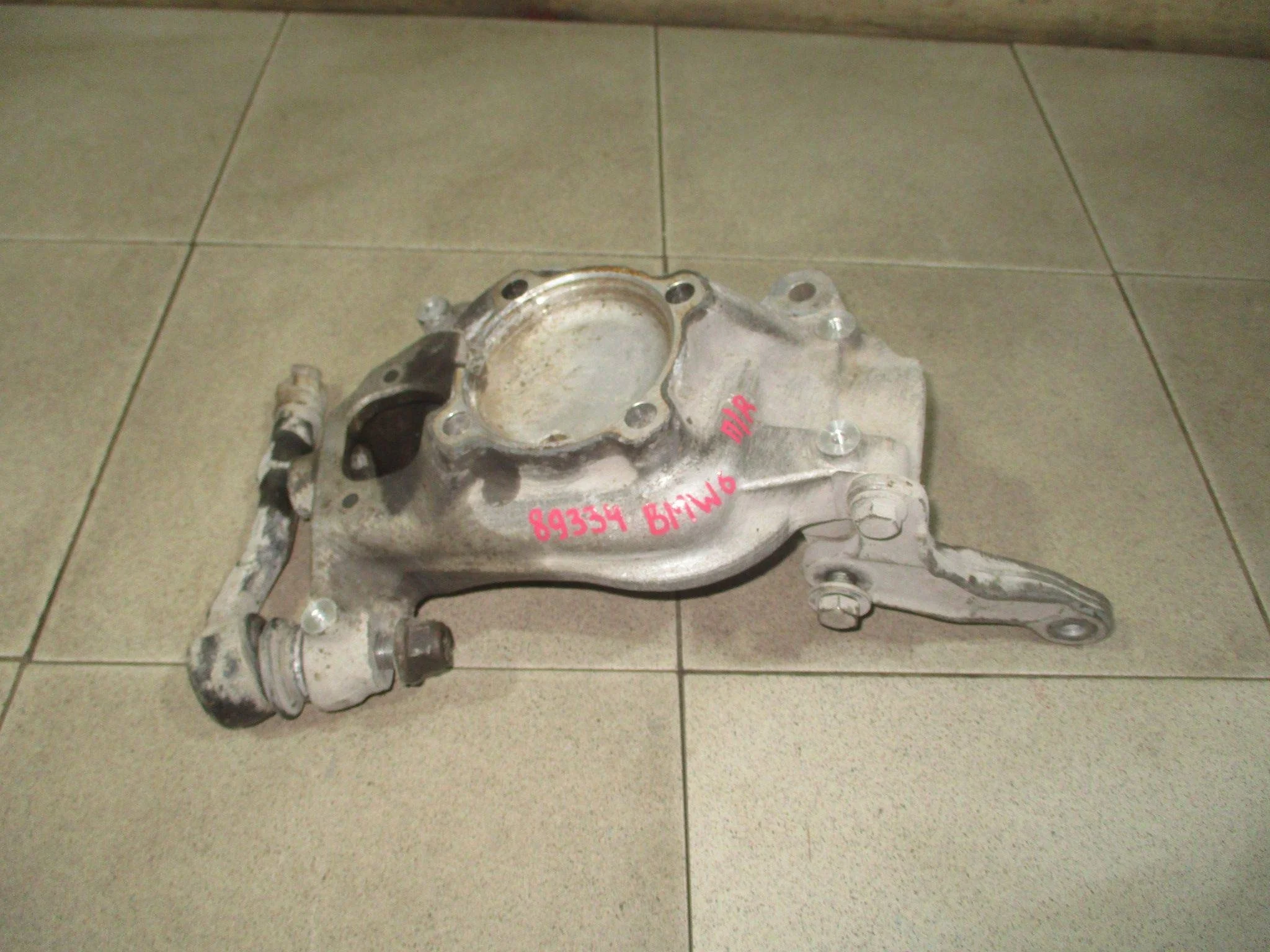 кулак поворотный BMW 6-Series (E63/E64) 2003-2010