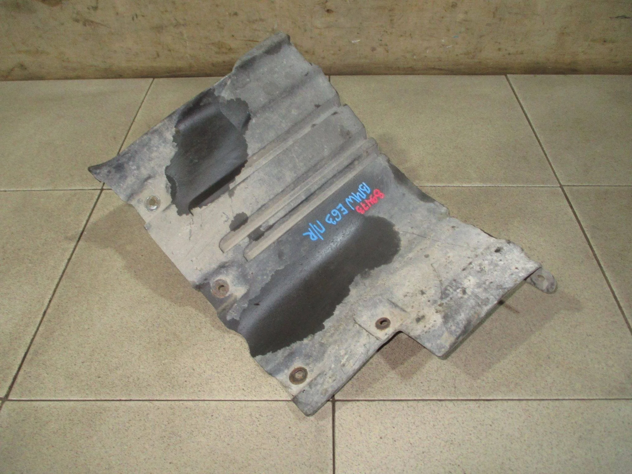 Пыльник (кузов наружные) BMW 6-Series (E63/E64) 2003-2010