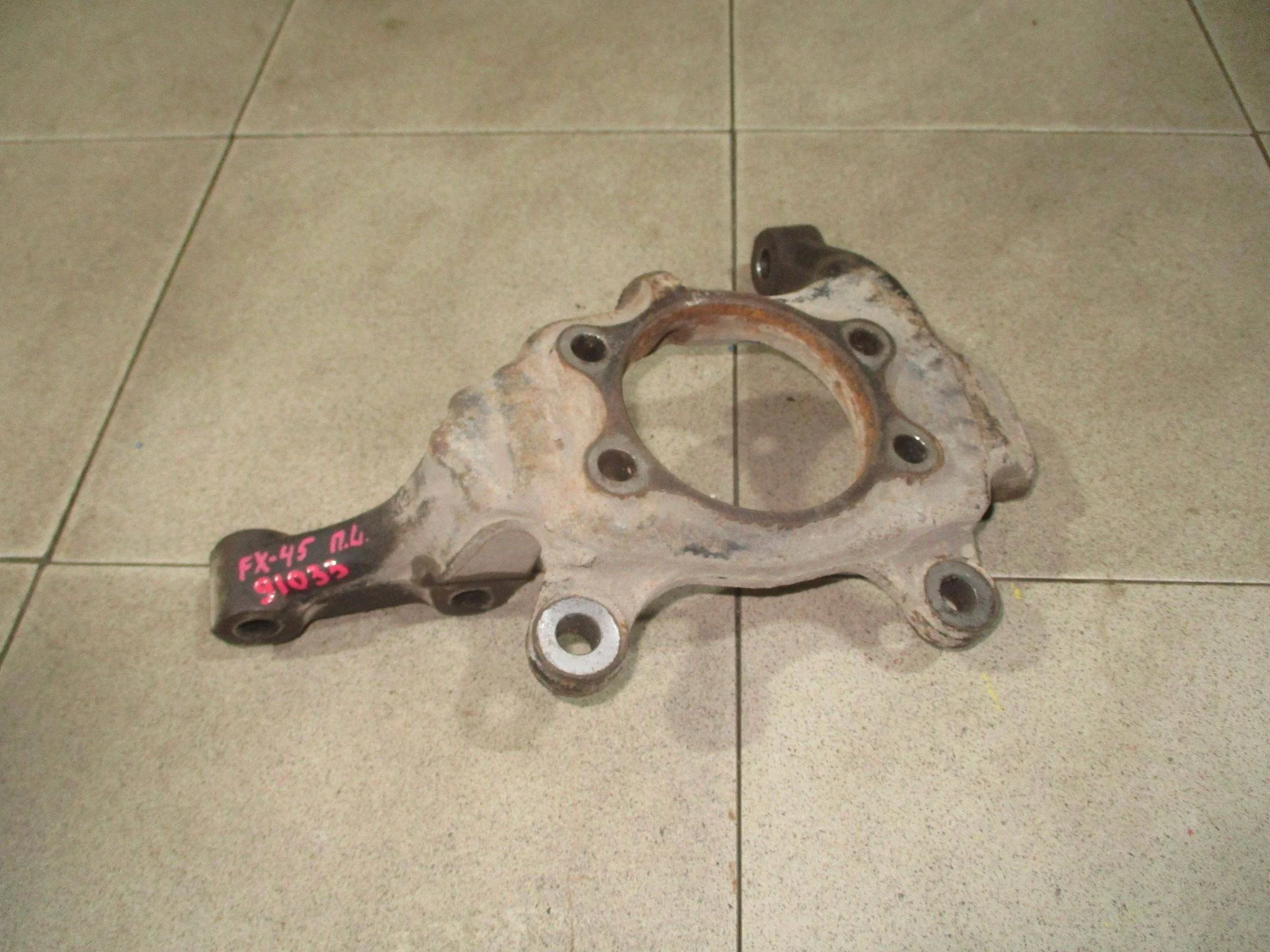 кулак поворотный Infiniti FX/QX70 (S50) 2003-2008