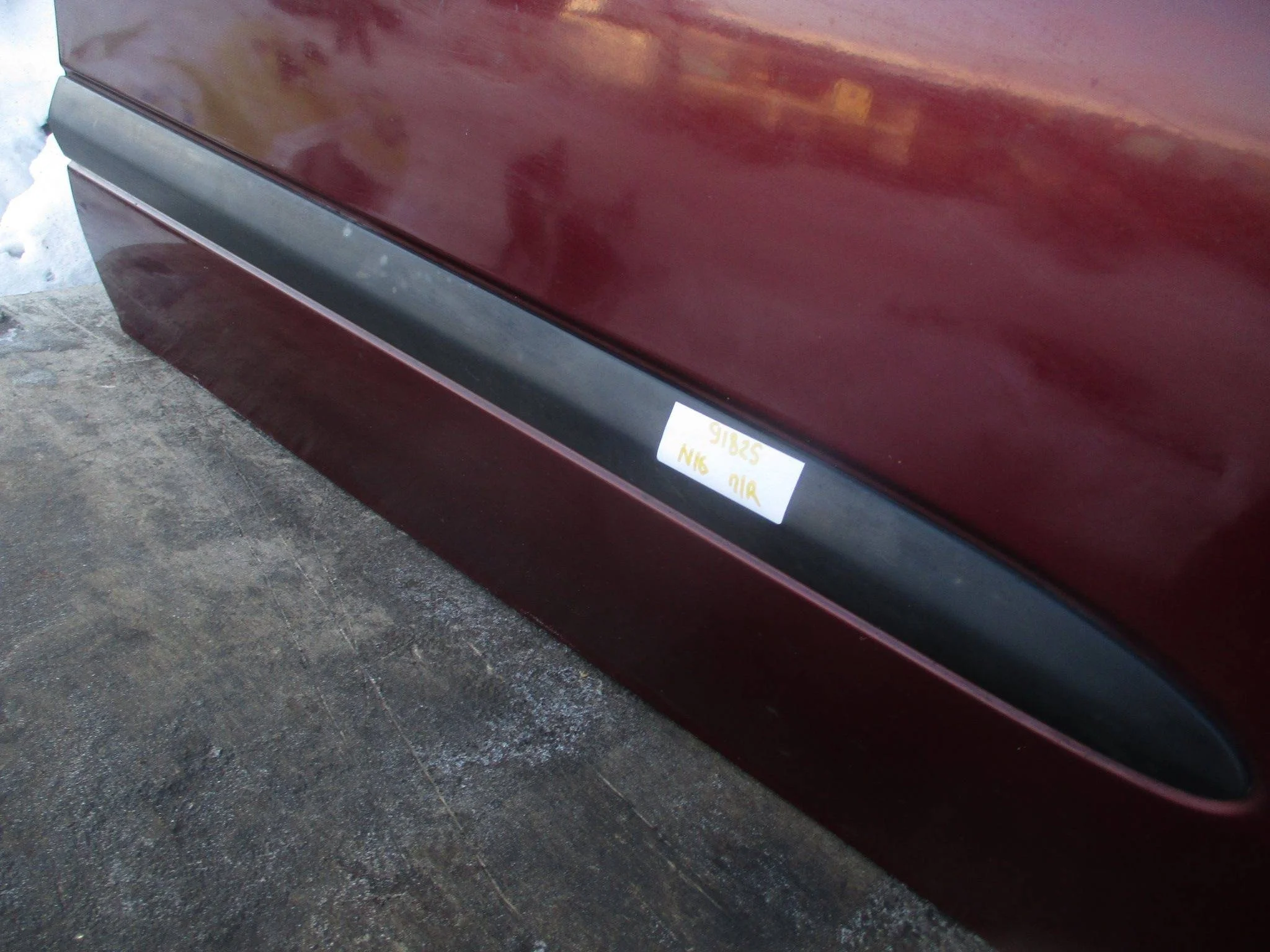 Молдинг передней правой двери Nissan Almera (N16) 2000-2006