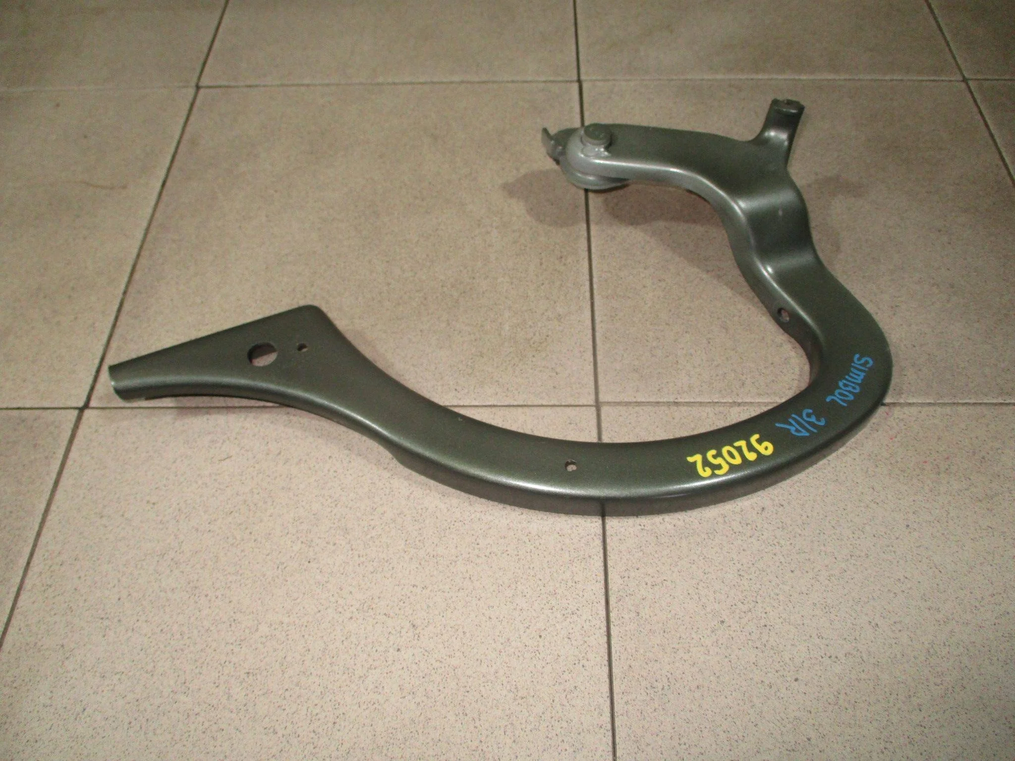 Петля крышки багажника Renault Symbol I 1999-2008