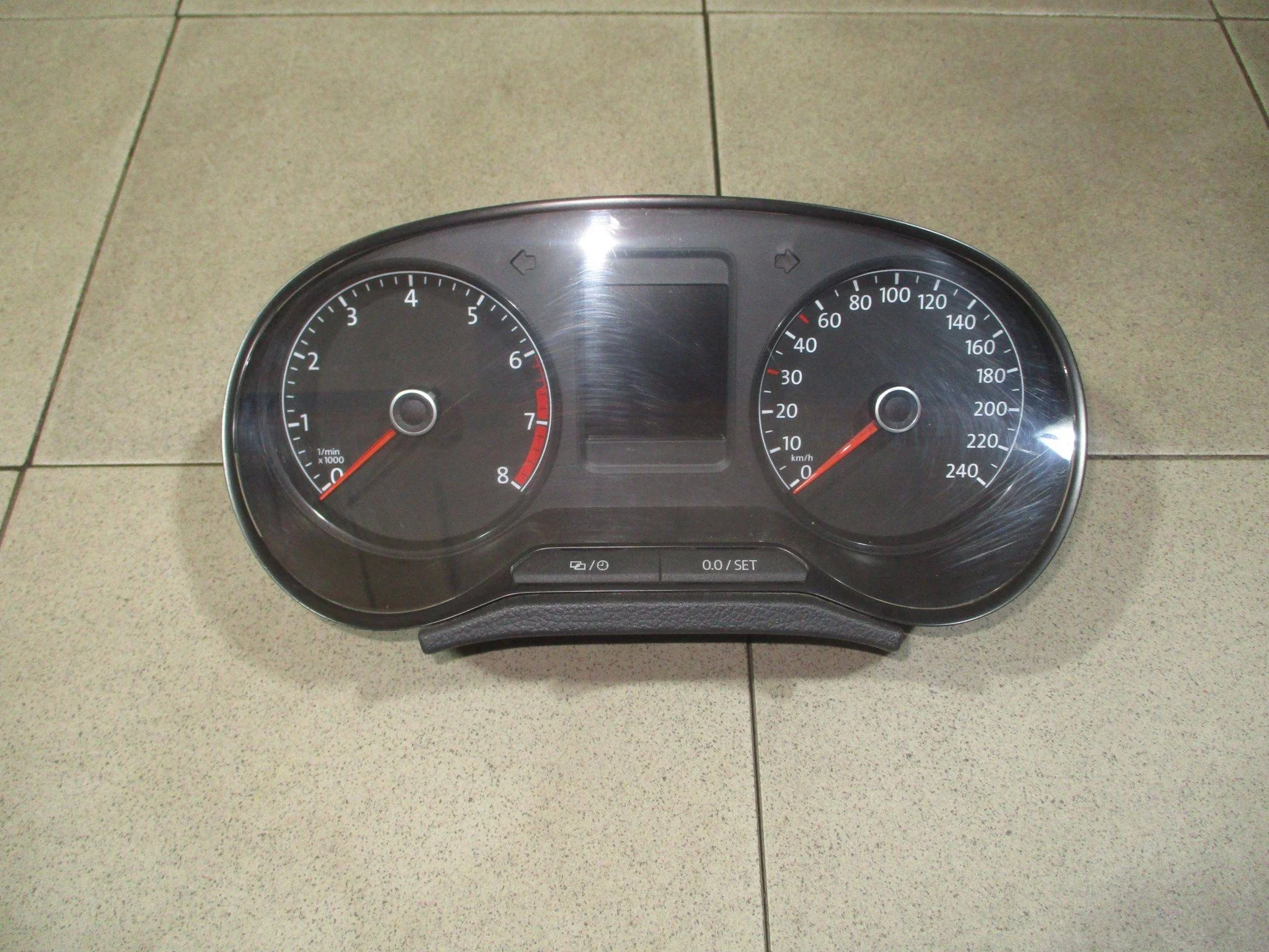 панель приборов VW Polo Sedan 2010-2020
