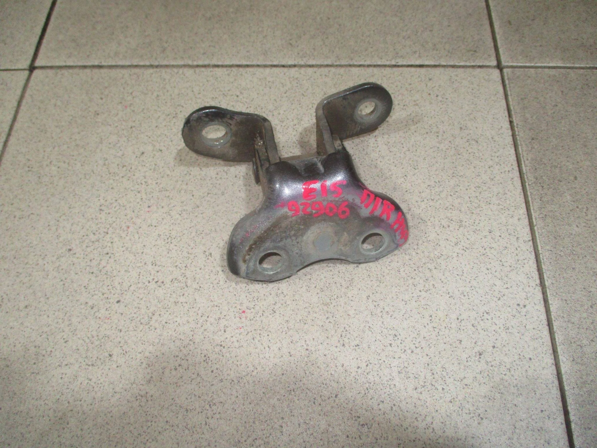 Петля двери передней правой нижняя Toyota Corolla (E150) 2006-2013