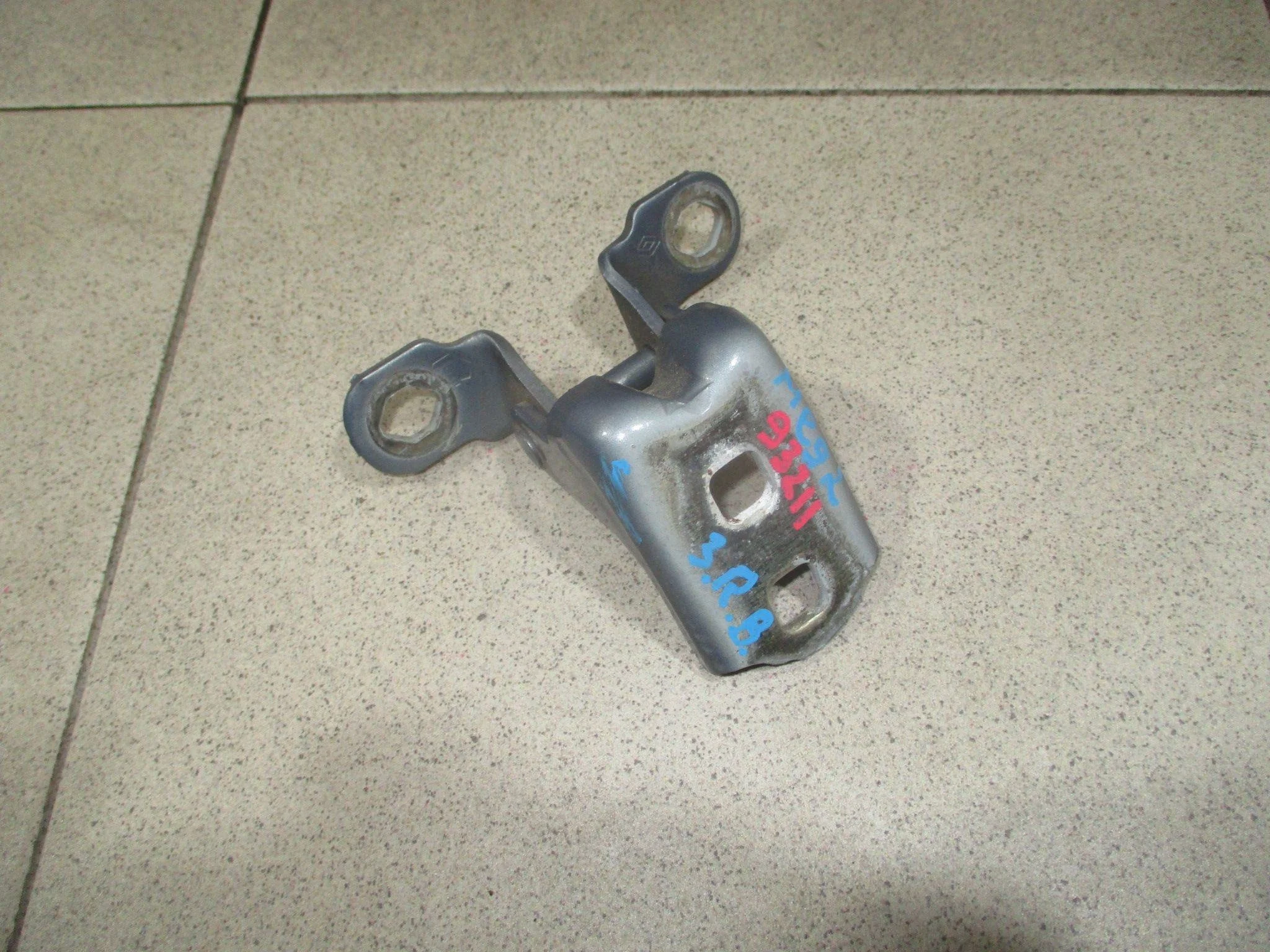 Петля двери Renault Megane II 2002-2009