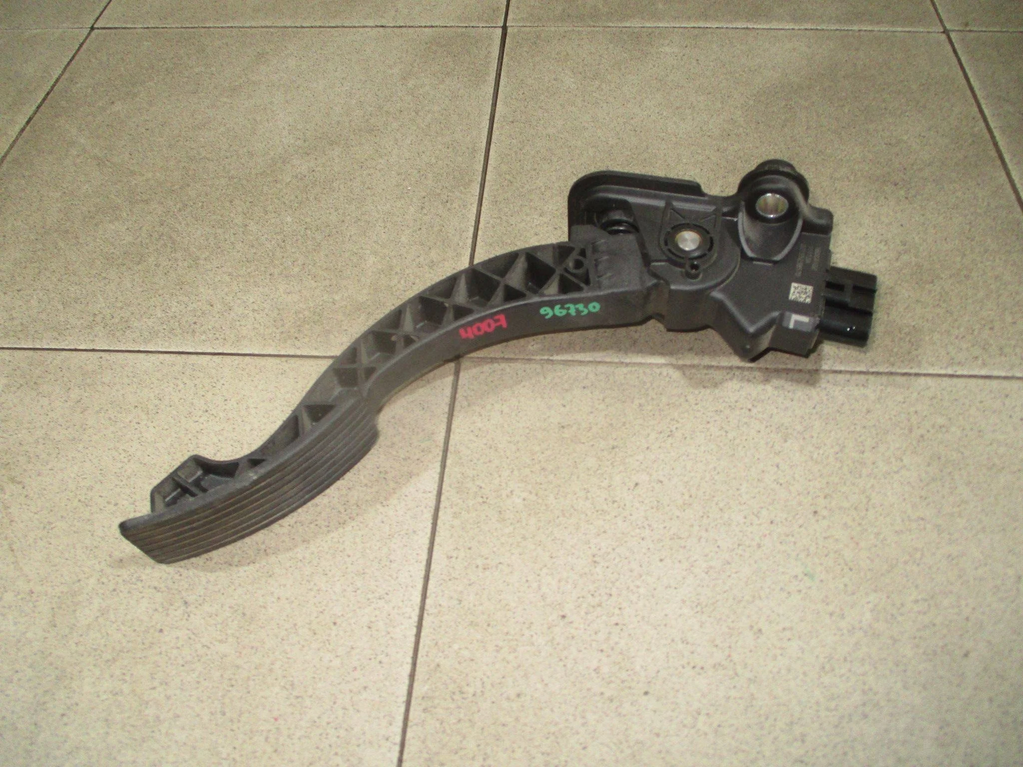 педаль газа Peugeot 4007 2007-2012