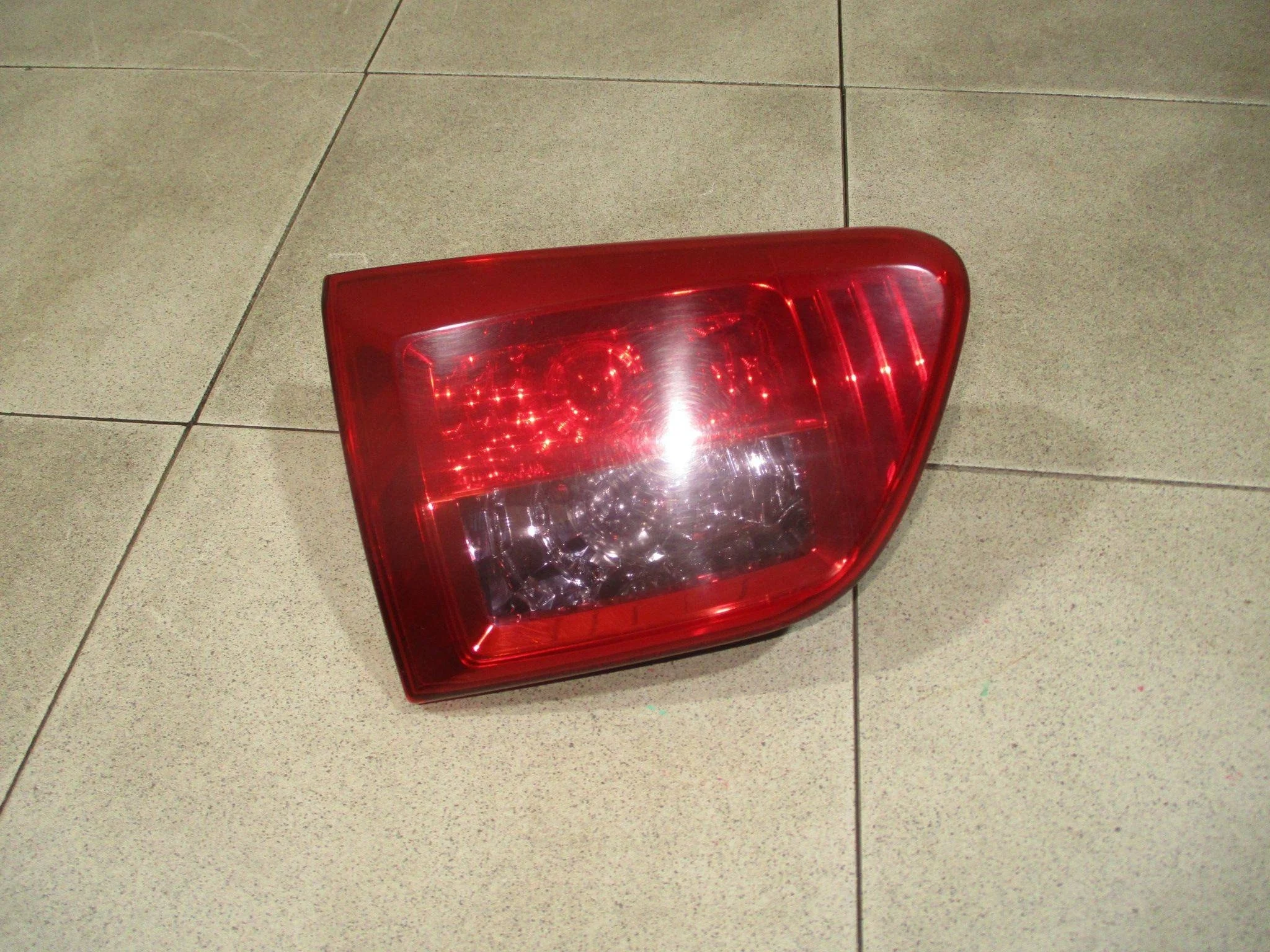 фонарь внутренний Peugeot 4007 2007-2012