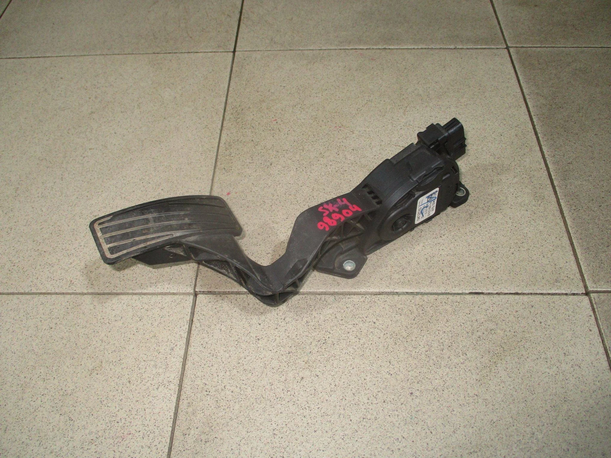 педаль газа Suzuki SX4 I 2006-2014