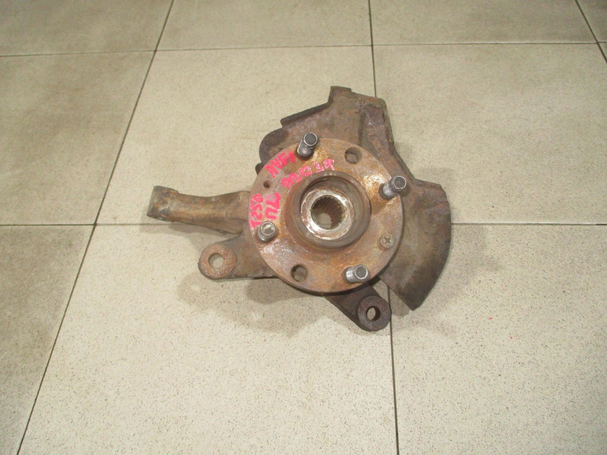кулак поворотный Chevrolet Aveo (T250) 2008-2011