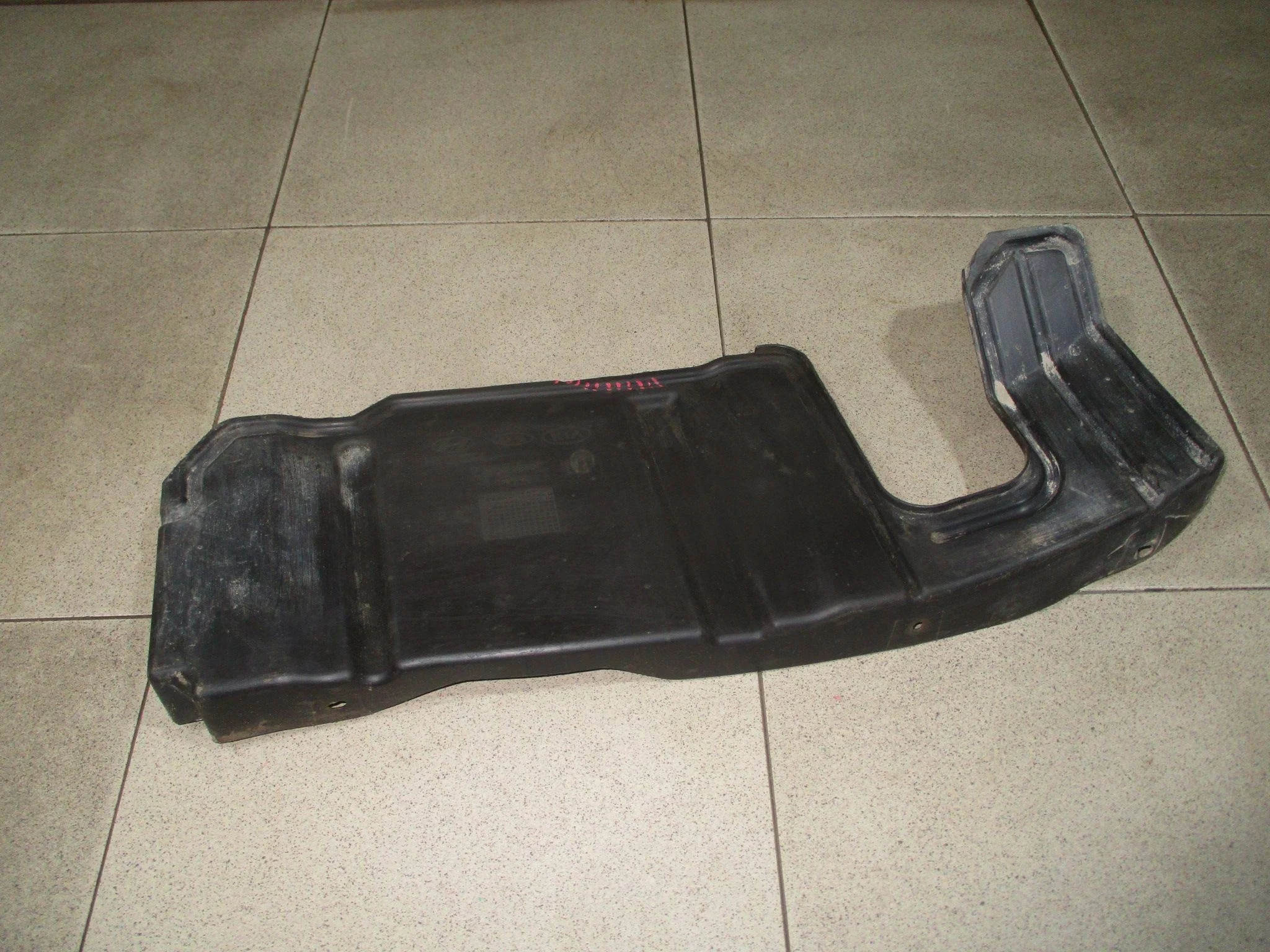 пыльник двигателя боковой Kia Sportage II (KM) 2004-2010