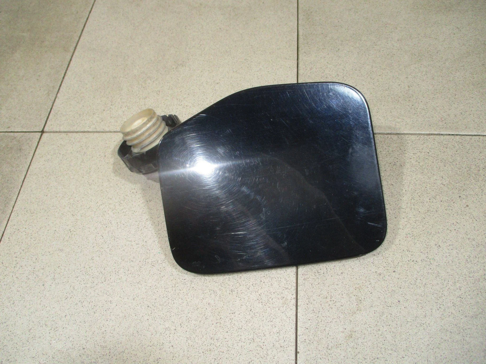 лючок бензобака Mitsubishi Pajero IV 2006-2021