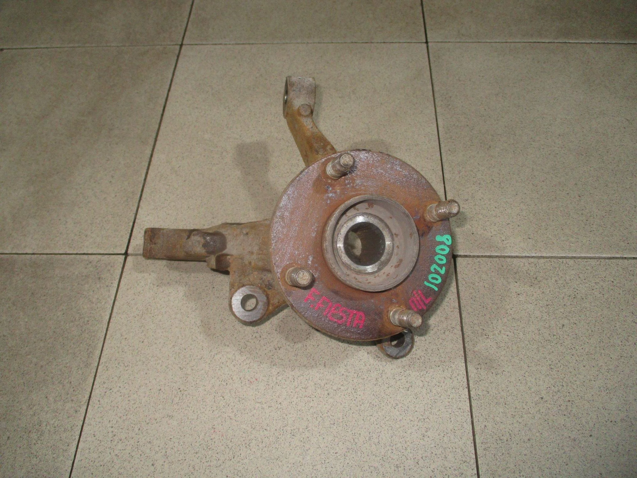 кулак поворотный Ford Fiesta VI 2008-2017