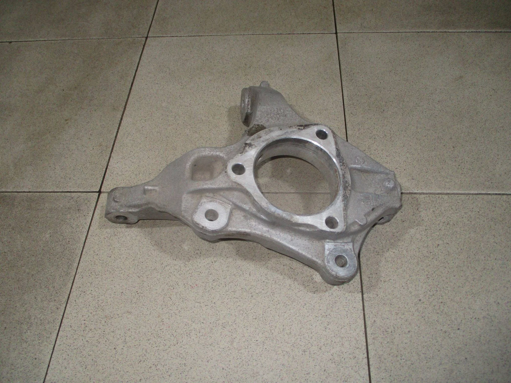 кулак поворотный Chevrolet Cruze (J300) 2009-2016