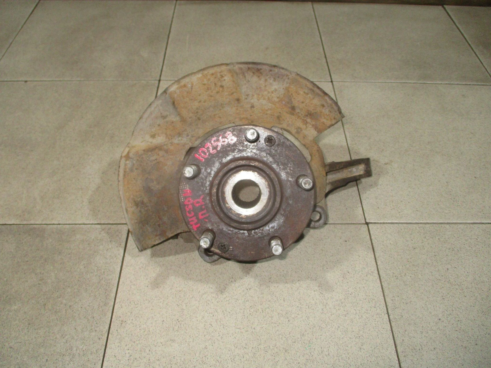 кулак поворотный Hyundai Tucson (JM) 2004-2009