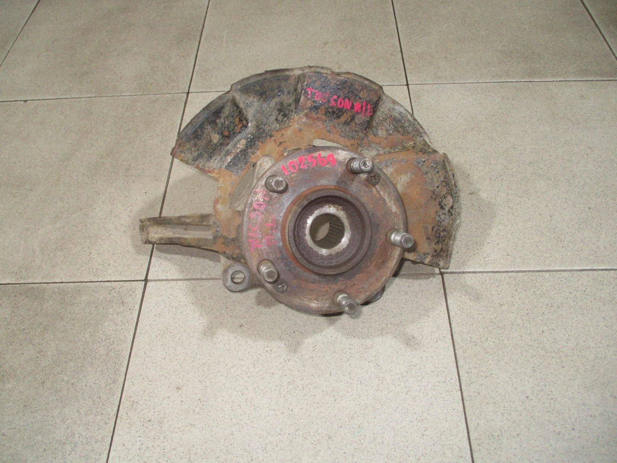 кулак поворотный Hyundai Tucson (JM) 2004-2009