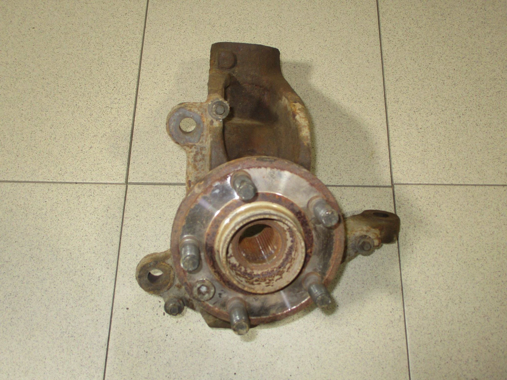 кулак поворотный Land Rover Freelander II 2006-2014