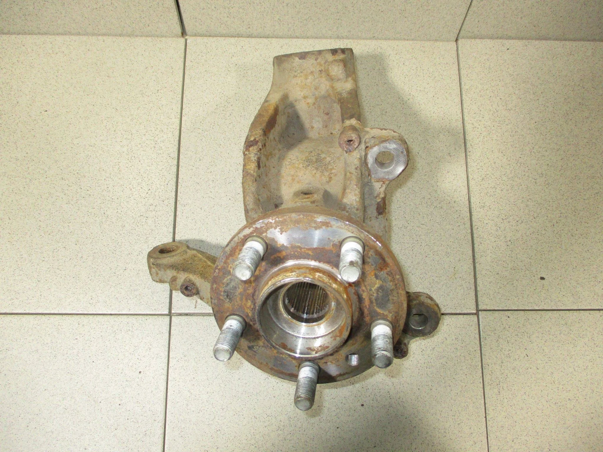кулак поворотный Land Rover Freelander II 2006-2014