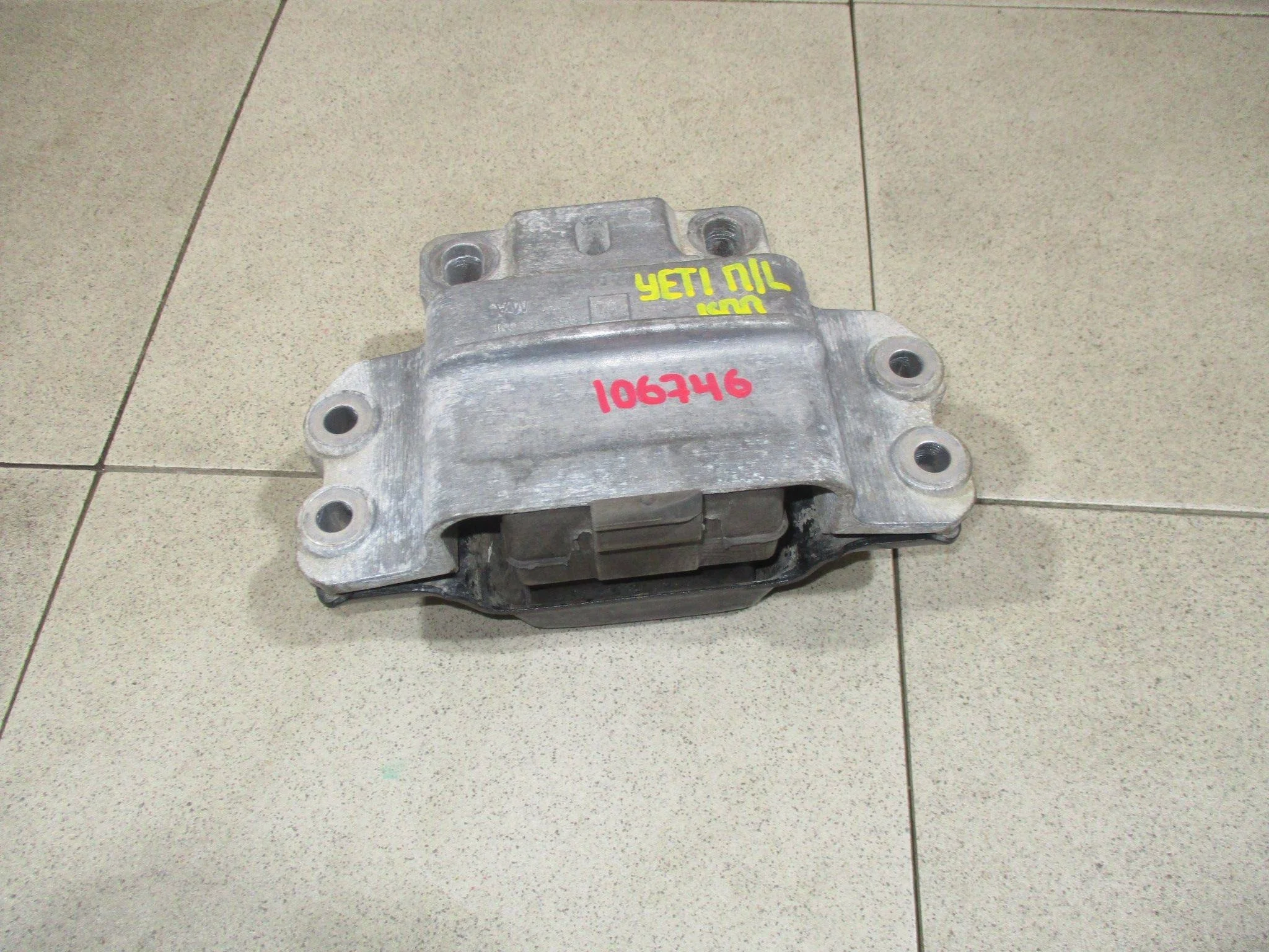 опора кпп Skoda Yeti (5L) 2009-2017