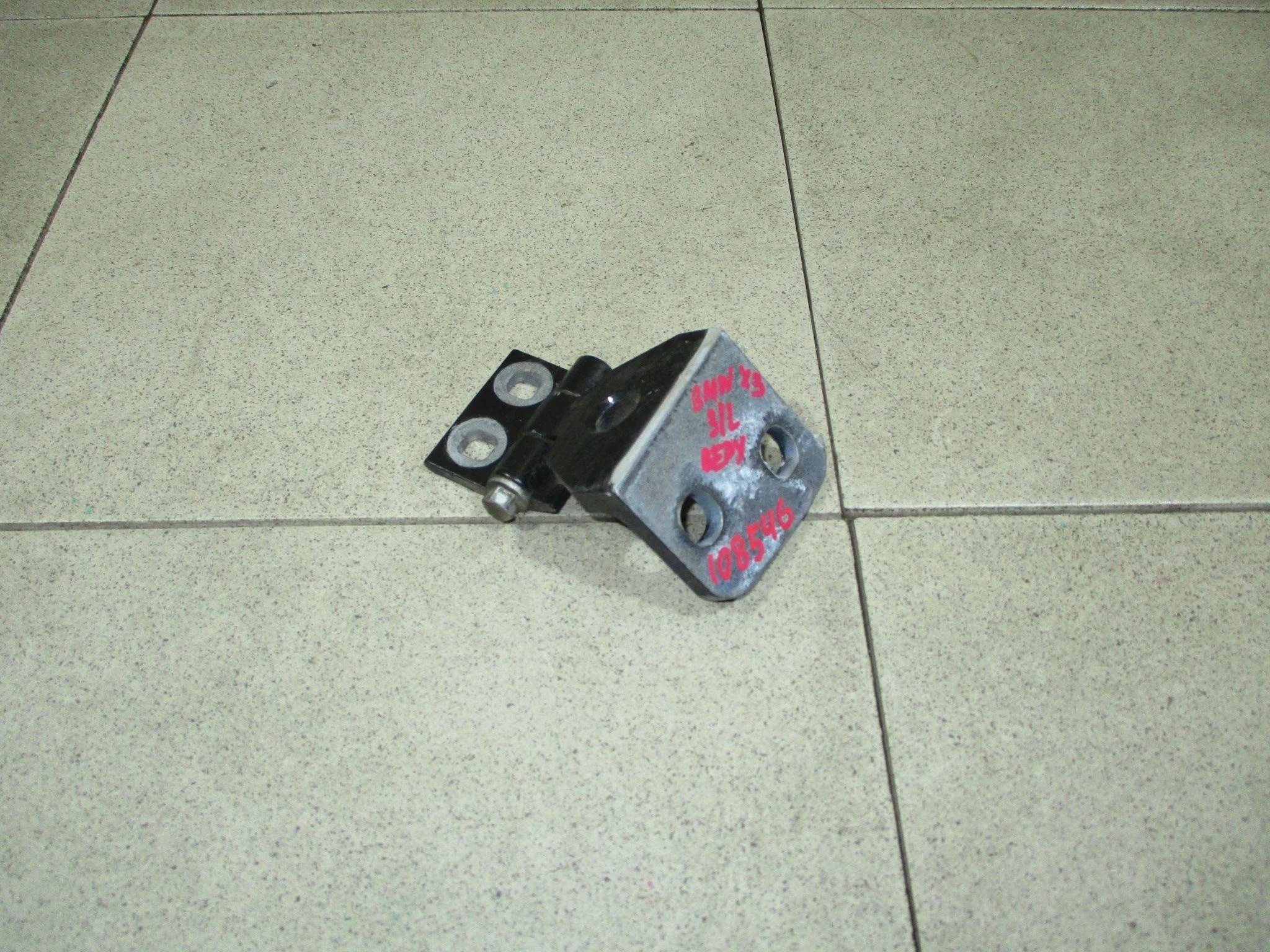 Петля двери BMW X3 (E83) 2003-2010