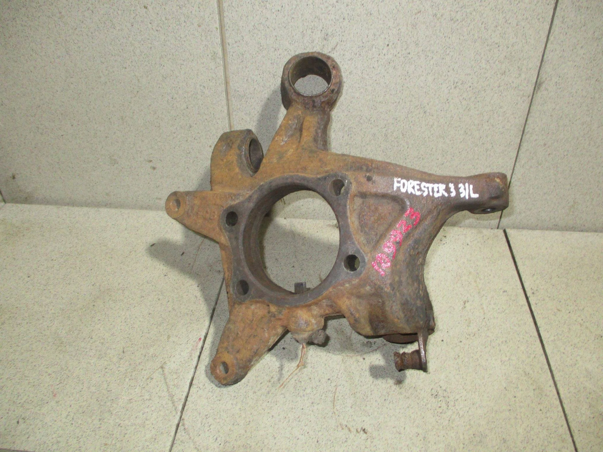 кулак поворотный Subaru Forester III (SH) 2009-2012