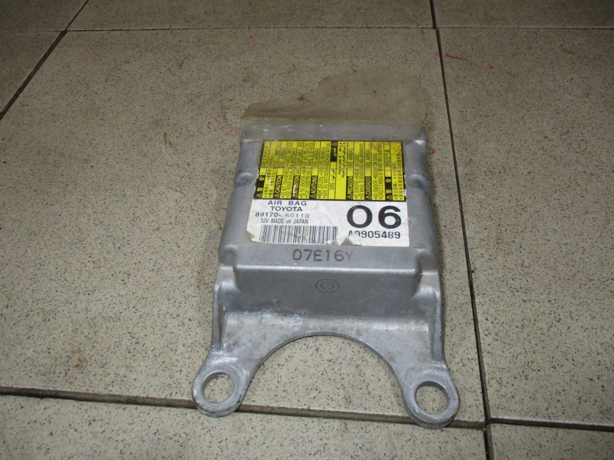 блок управления air bag Toyota Land Cruiser Prado 120 2002-2009