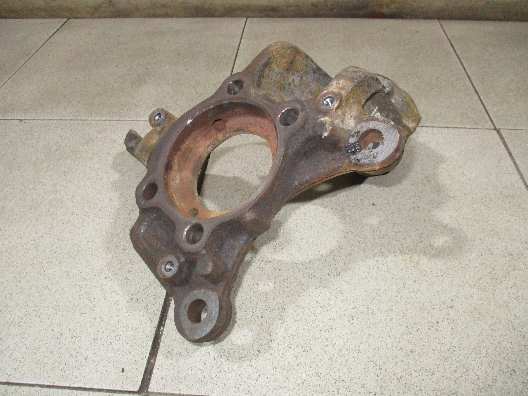 кулак поворотный VW Jetta VI (1B) 2011-2017