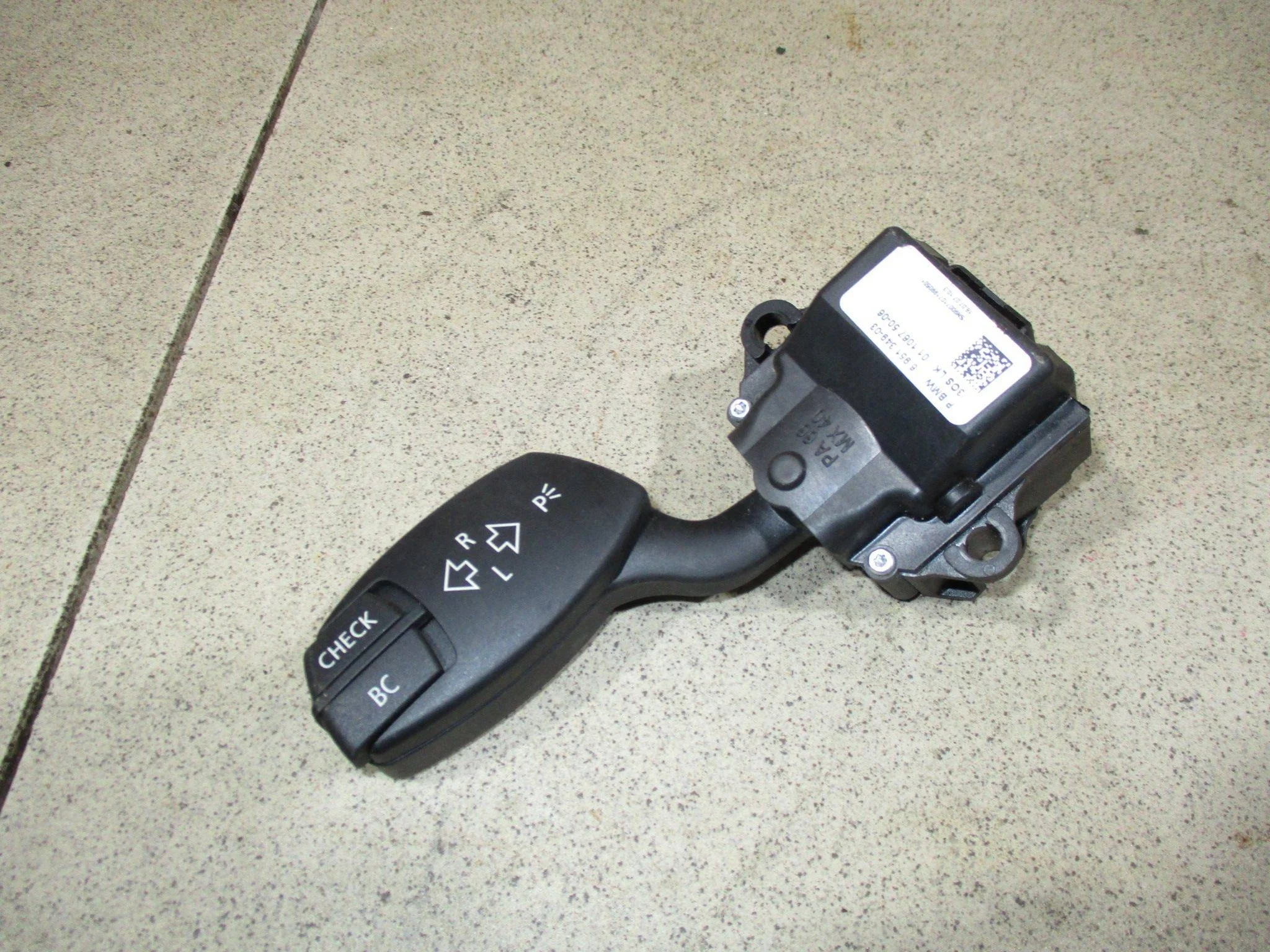 переключатель поворотов подрулевой BMW 5-Series (E60/E61) 2004-2010