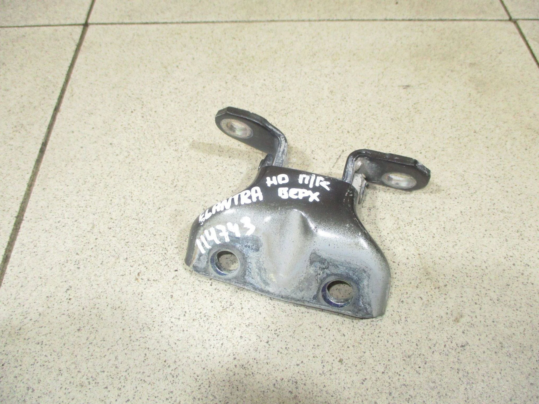 петля двери Hyundai Elantra (HD) 2006-2010