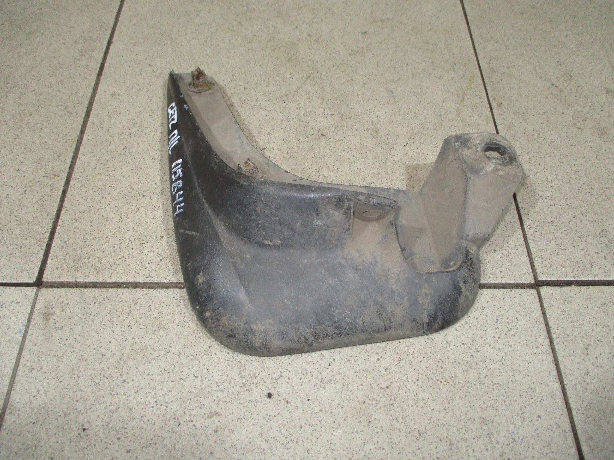 Брызговик передний левый Hyundai Getz 2002-2011