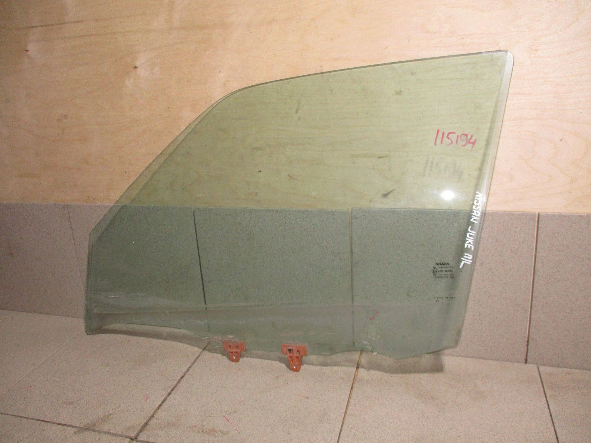 стекло двери Nissan Juke (F15) 2011-2019