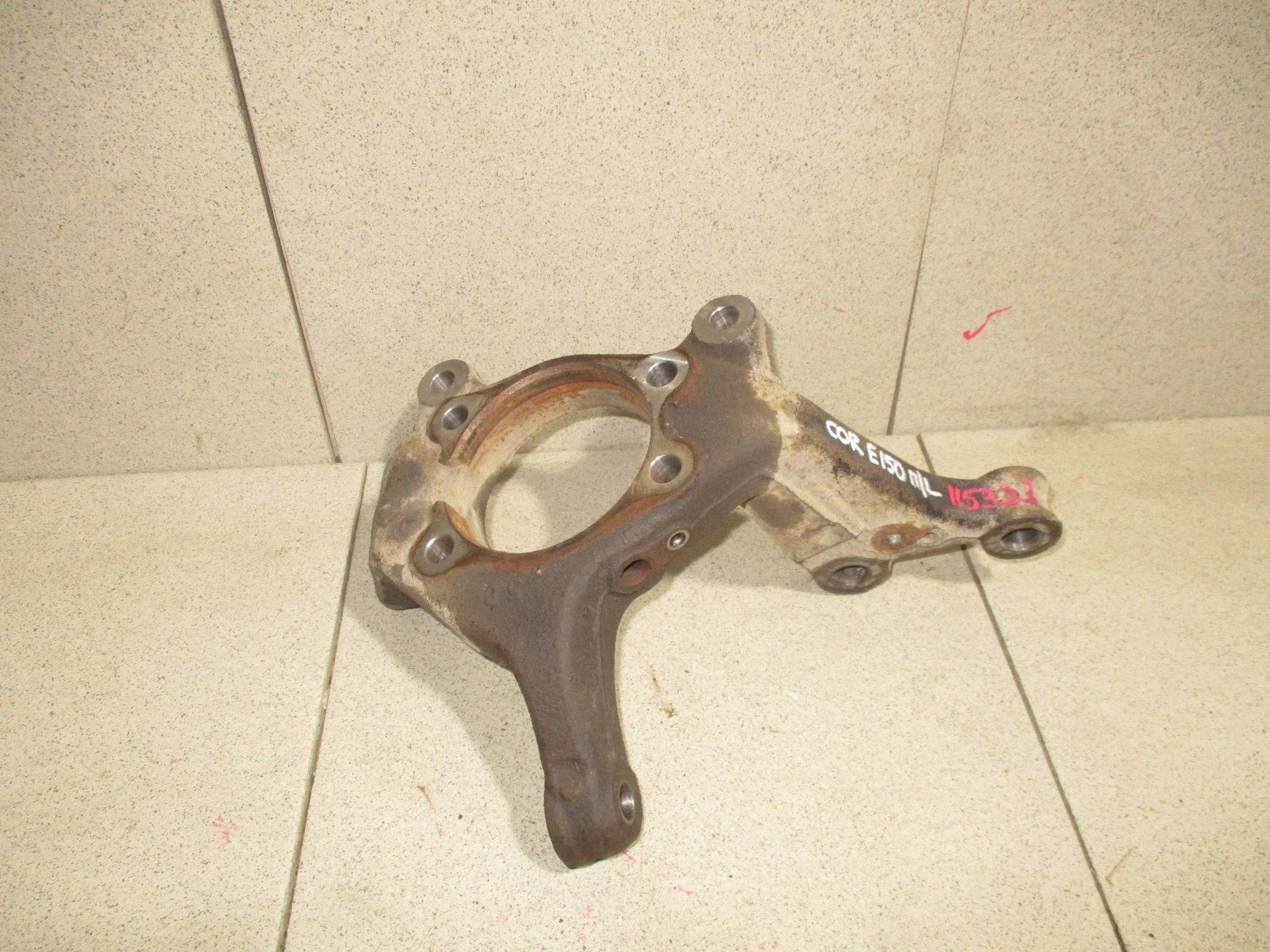 кулак поворотный Toyota Corolla (E150) 2006-2013
