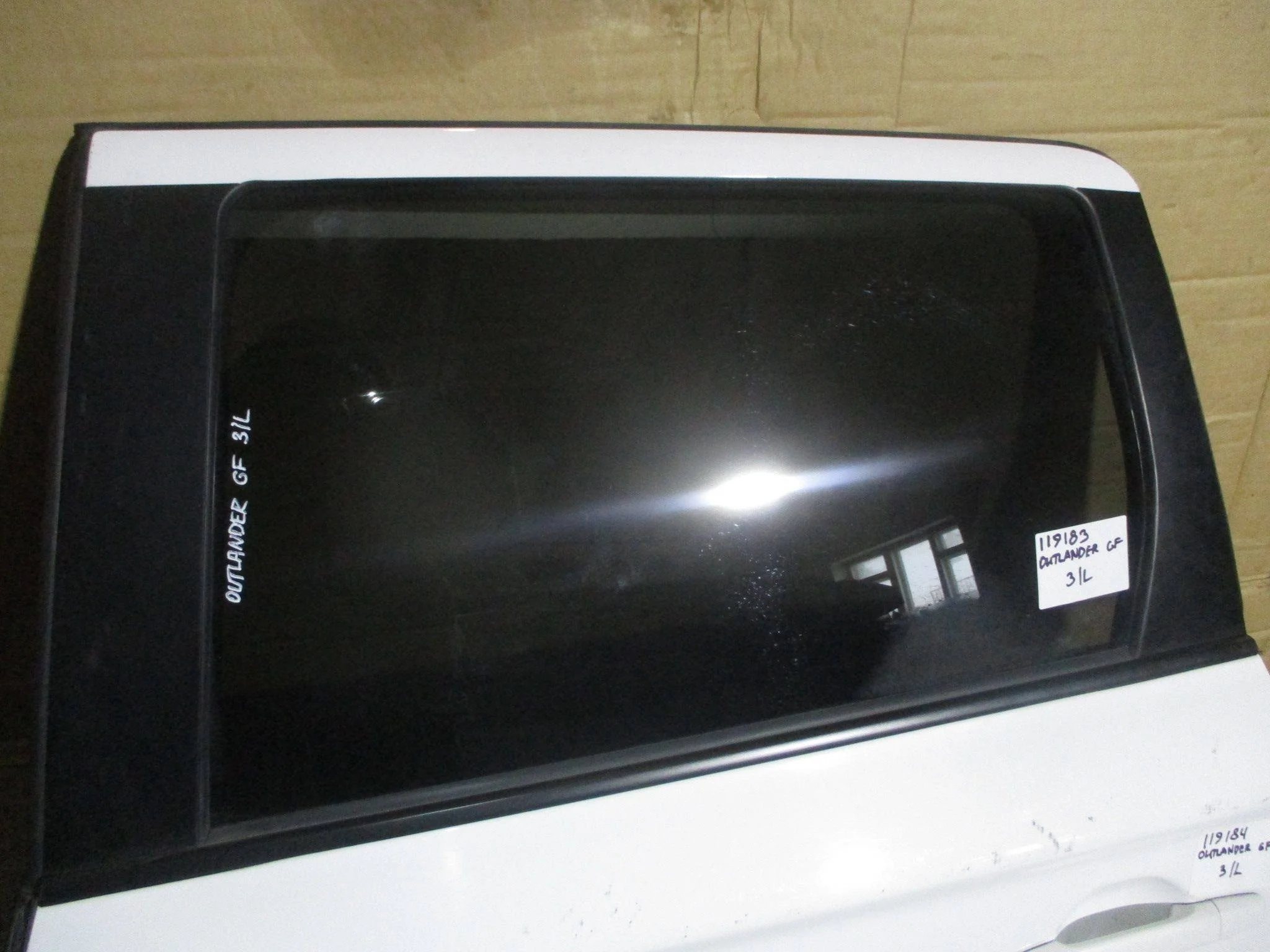 стекло двери Mitsubishi Outlander (GF) 2012>