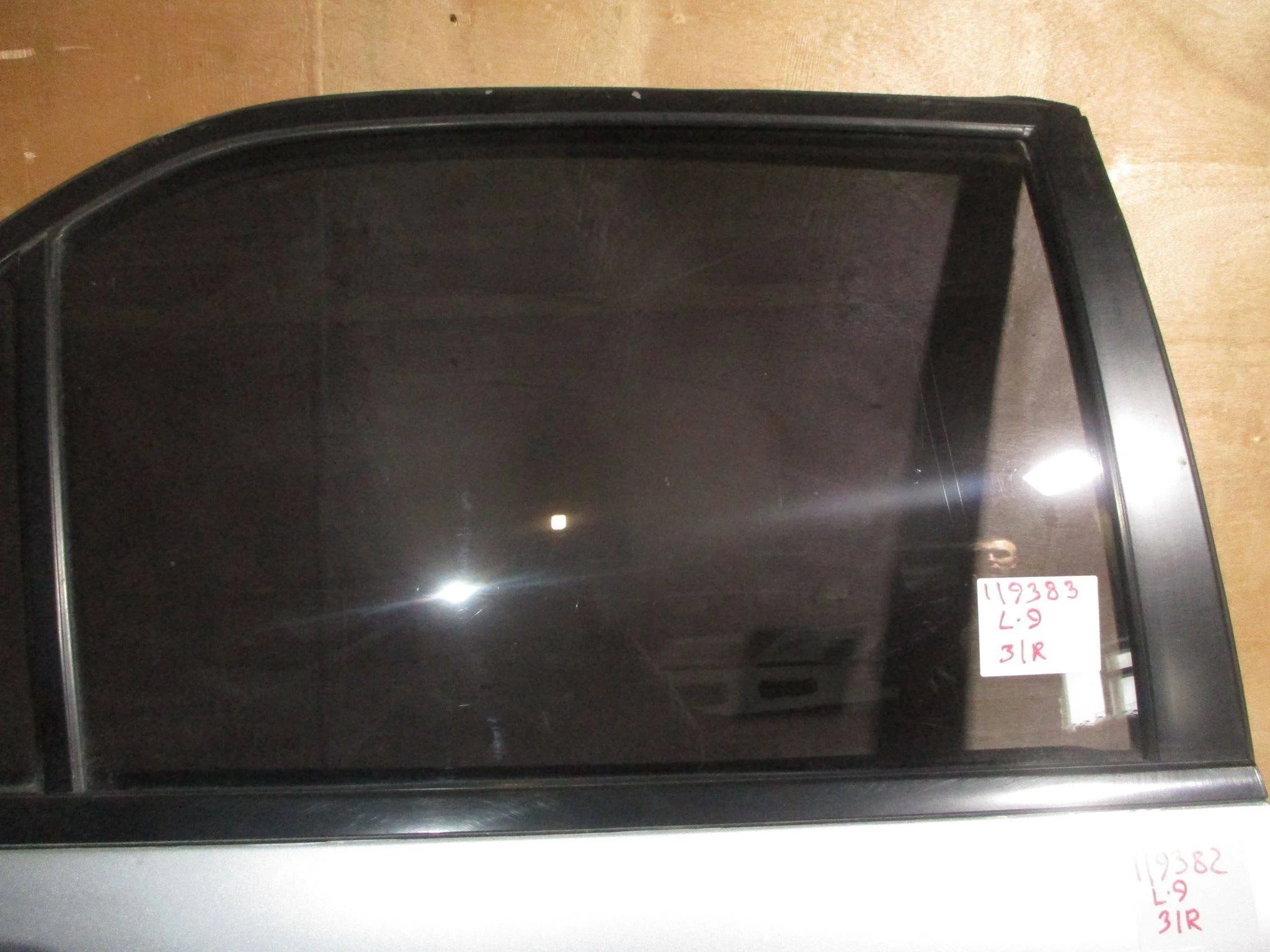 Стекло двери задней правой Mitsubishi Lancer 9 (CS) 2003-2006