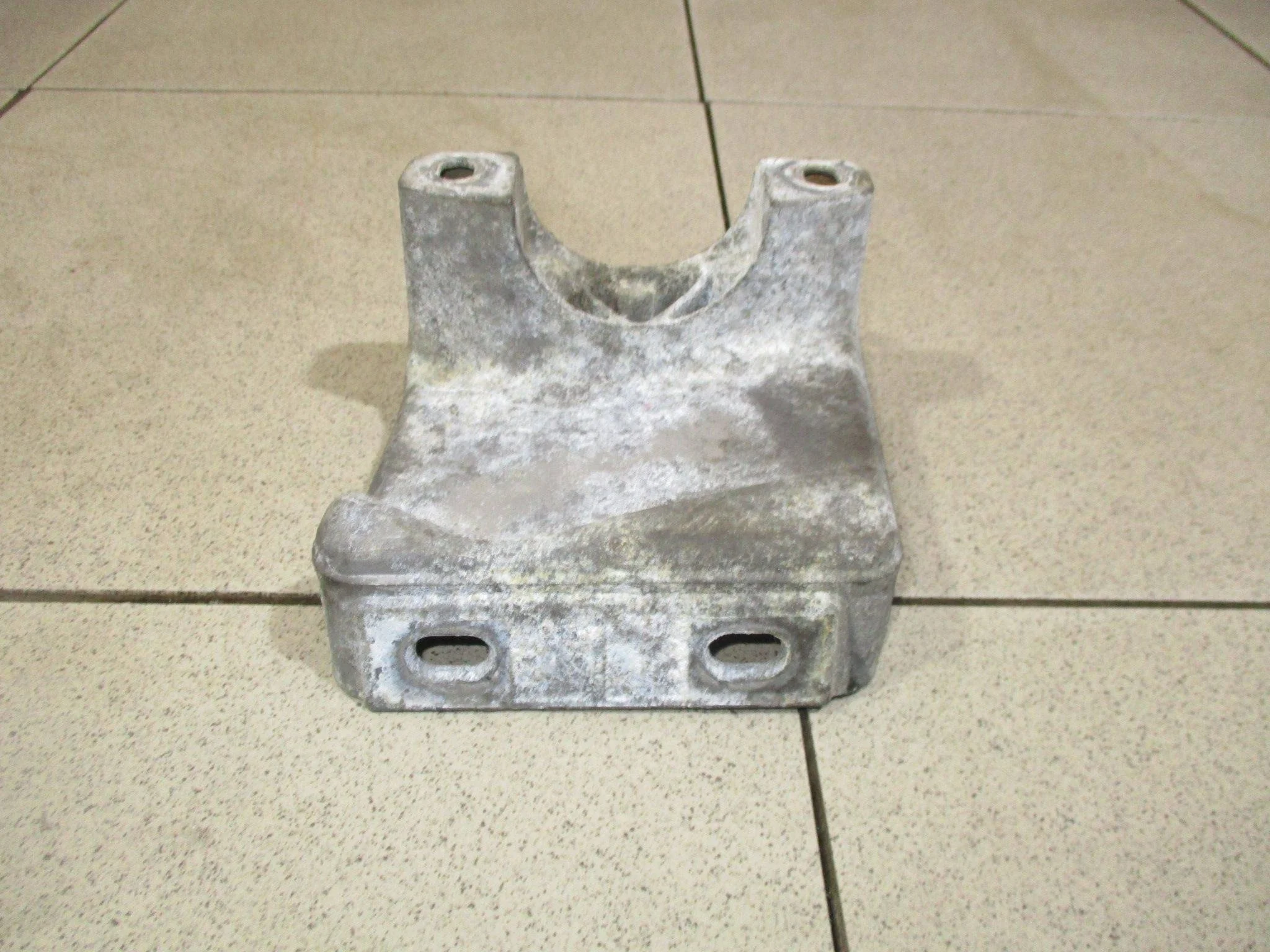 Кронштейн (сопут. товар) BMW 5-Series (E60/E61) 2004-2010