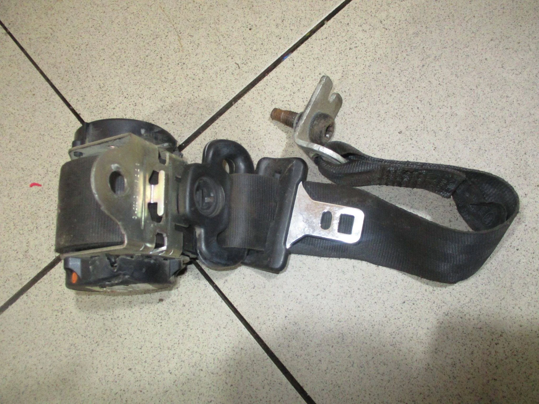 ремень безопасности Ford Fusion 2002-2012