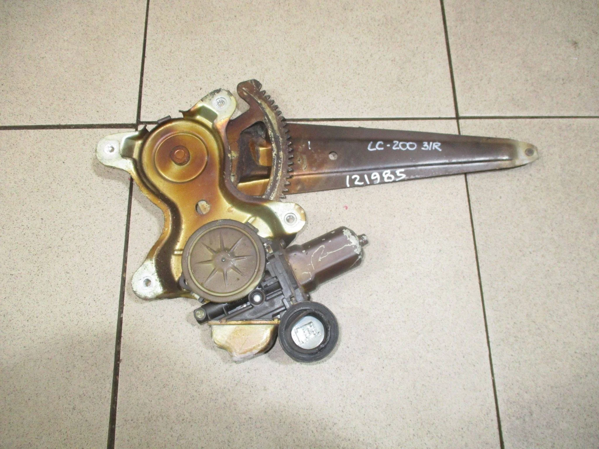 стеклоподъемник электр. Toyota Land Cruiser 200 2008-2021