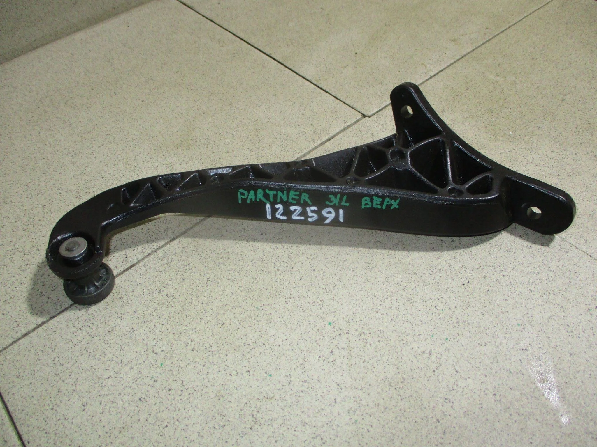 ролик двери сдвижной Peugeot Partner II 2008-2018