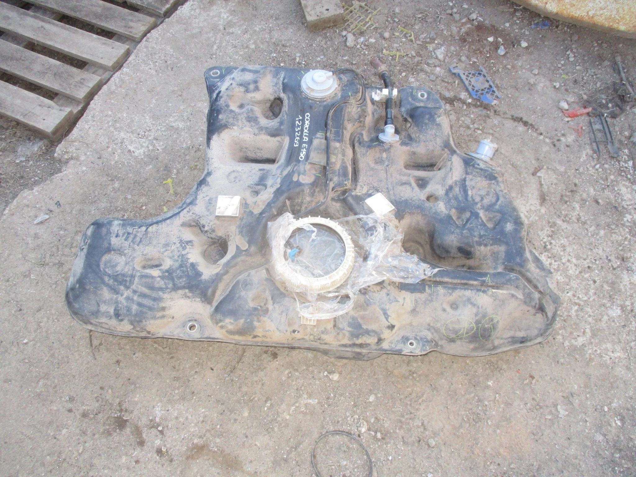 бак топливный Toyota Corolla (E150) 2006-2013